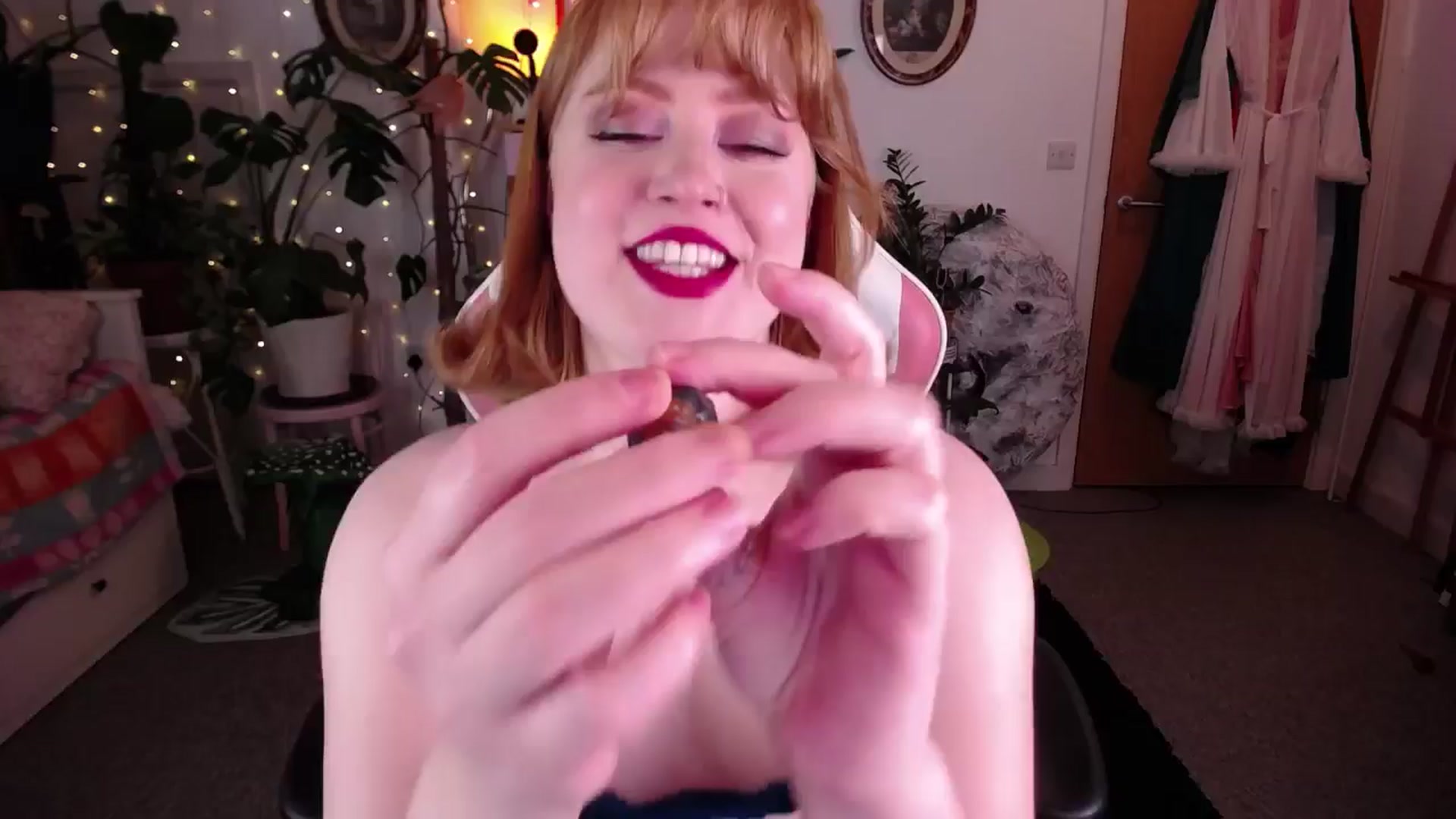Gallery image thumbnail from LunaRoux's myfreecams stream on, 01/09/2025, 01:11 image 9 of 20