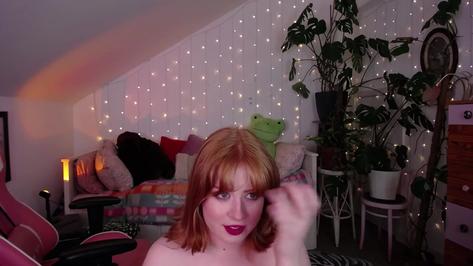 Gallery image thumbnail from LunaRoux's myfreecams stream on, 01/21/2025, 24:35 image 5 of 20
