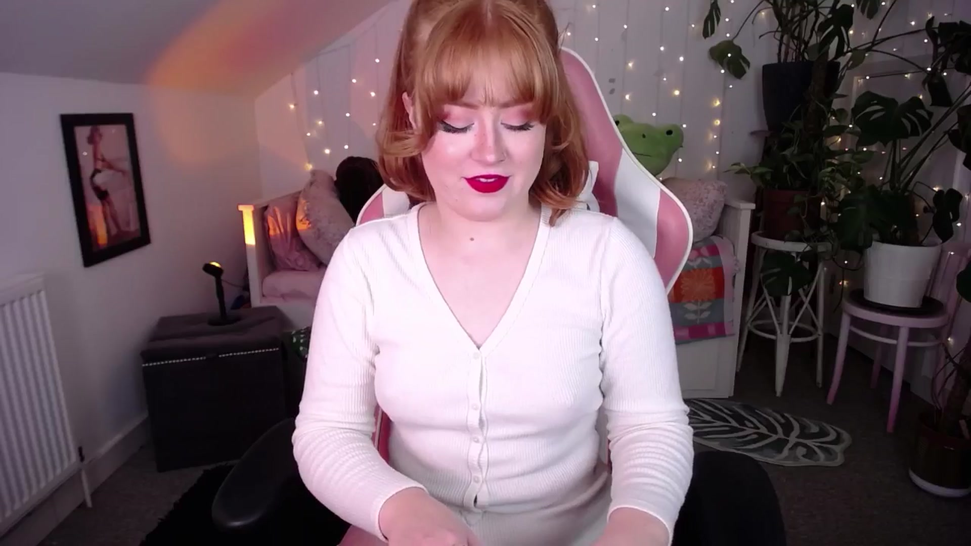 Gallery image thumbnail from LunaRoux's myfreecams stream on, 01/22/2025, 22:13 image 6 of 20