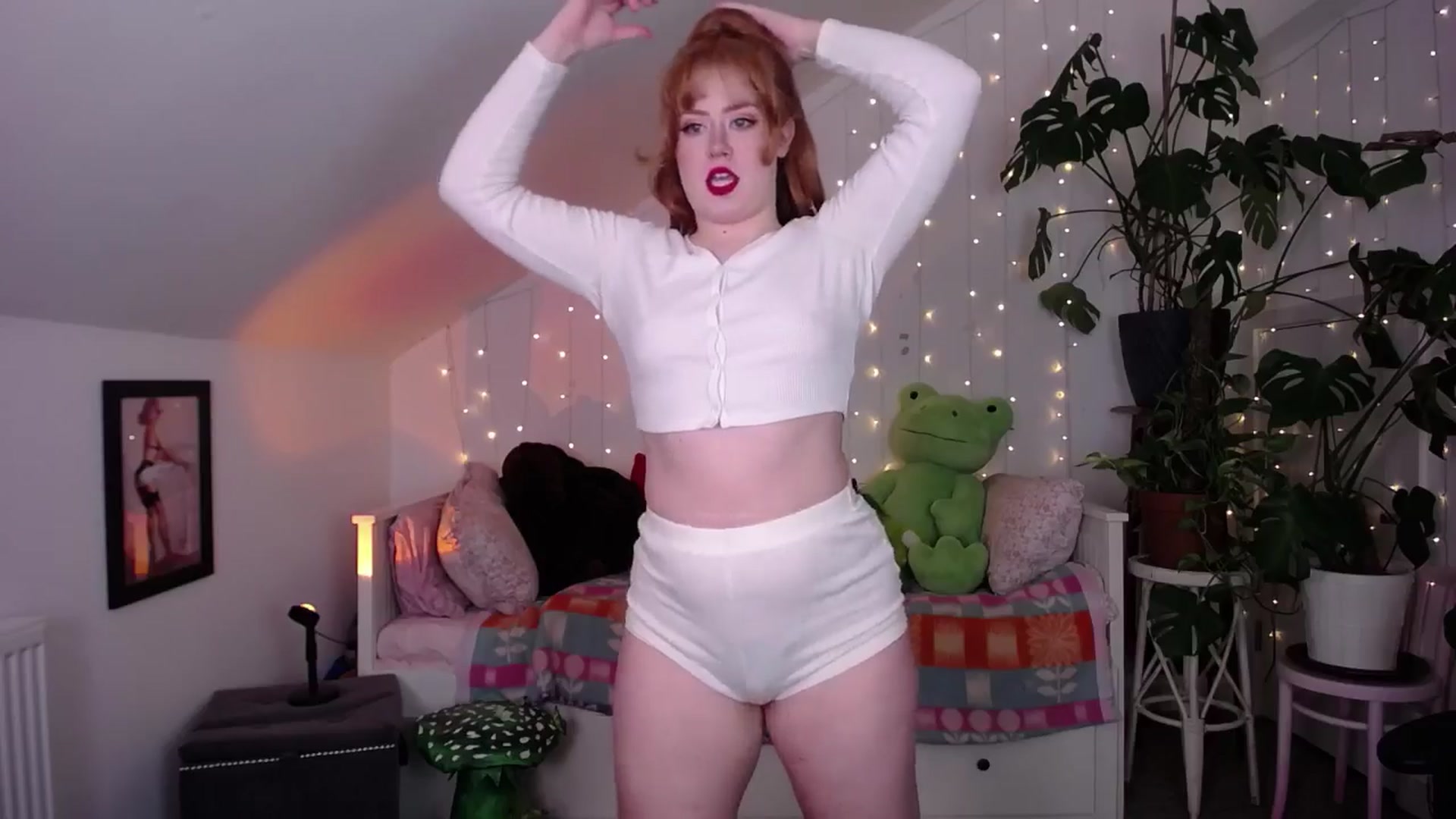 Gallery image thumbnail from LunaRoux's myfreecams stream on, 01/22/2025, 22:13 image 7 of 20