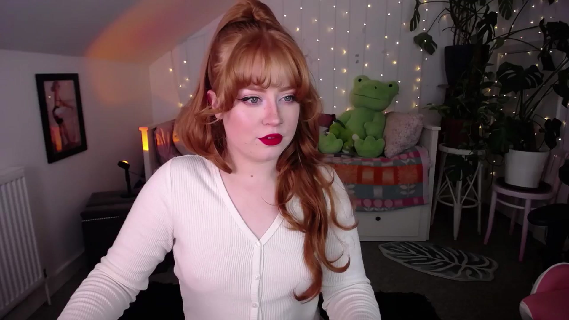 Gallery image thumbnail from LunaRoux's myfreecams stream on, 01/22/2025, 22:13 image 12 of 20