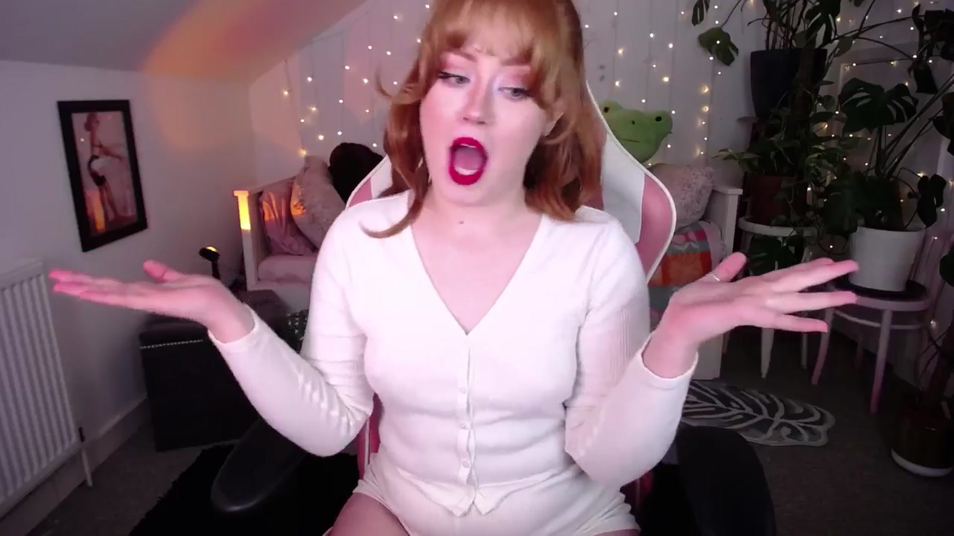 Gallery image thumbnail from LunaRoux's myfreecams stream on, 01/22/2025, 22:13 image 5 of 20