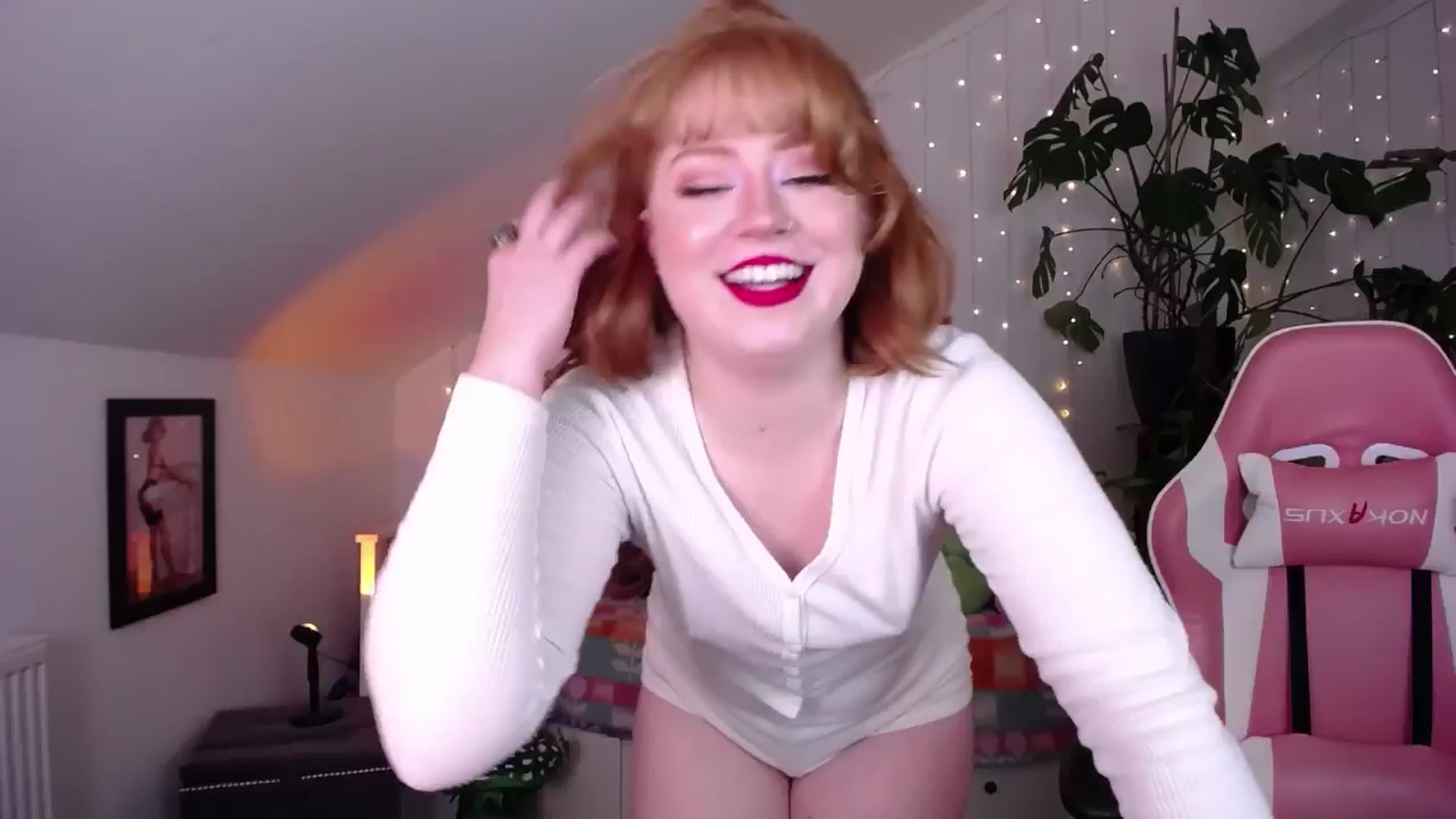 Gallery image thumbnail from LunaRoux's myfreecams stream on, 01/22/2025, 22:13 image 1 of 20
