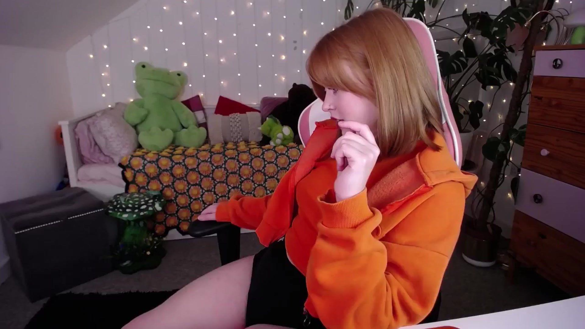 Gallery image thumbnail from LunaRoux's myfreecams stream on, 01/29/2025, 22:19 image 9 of 20
