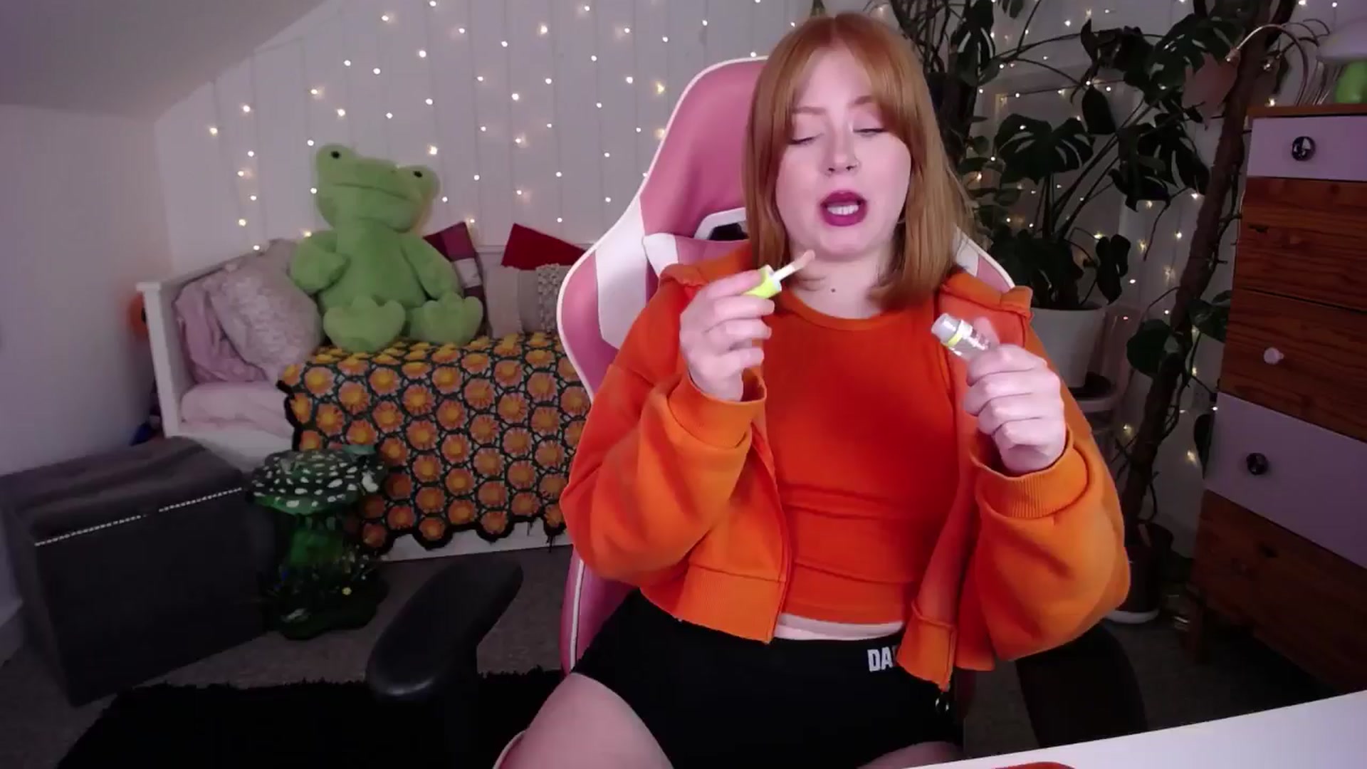 Gallery image thumbnail from LunaRoux's myfreecams stream on, 01/29/2025, 22:19 image 7 of 20