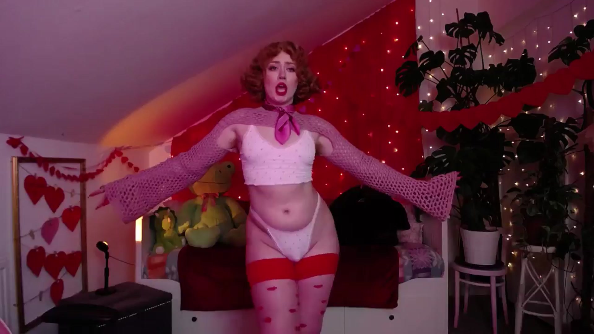 Gallery image thumbnail from LunaRoux's myfreecams stream on, 02/03/2025, 22:52 image 9 of 20