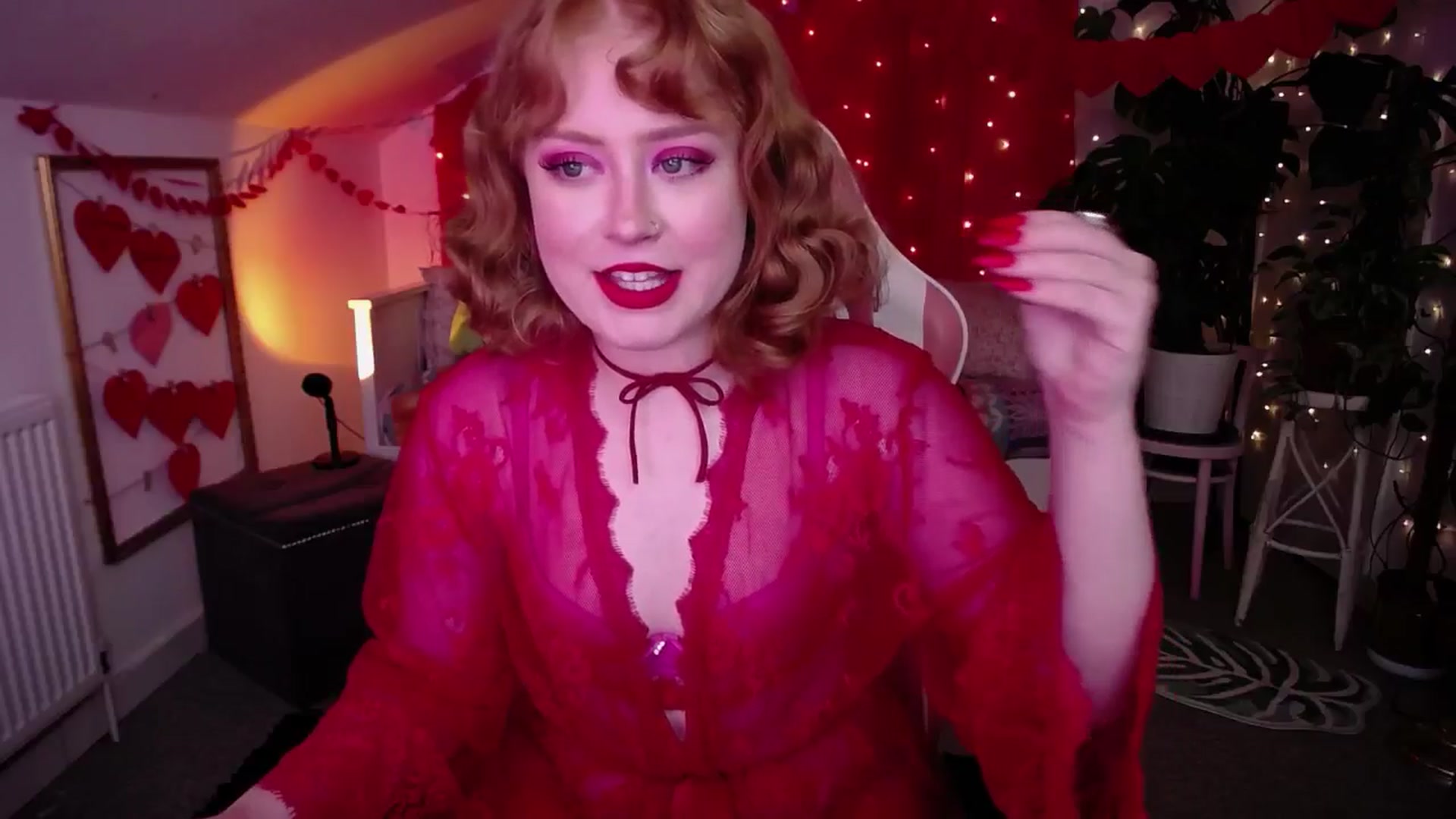 Gallery image thumbnail from LunaRoux's myfreecams stream on, 02/04/2025, 22:06 image 6 of 20