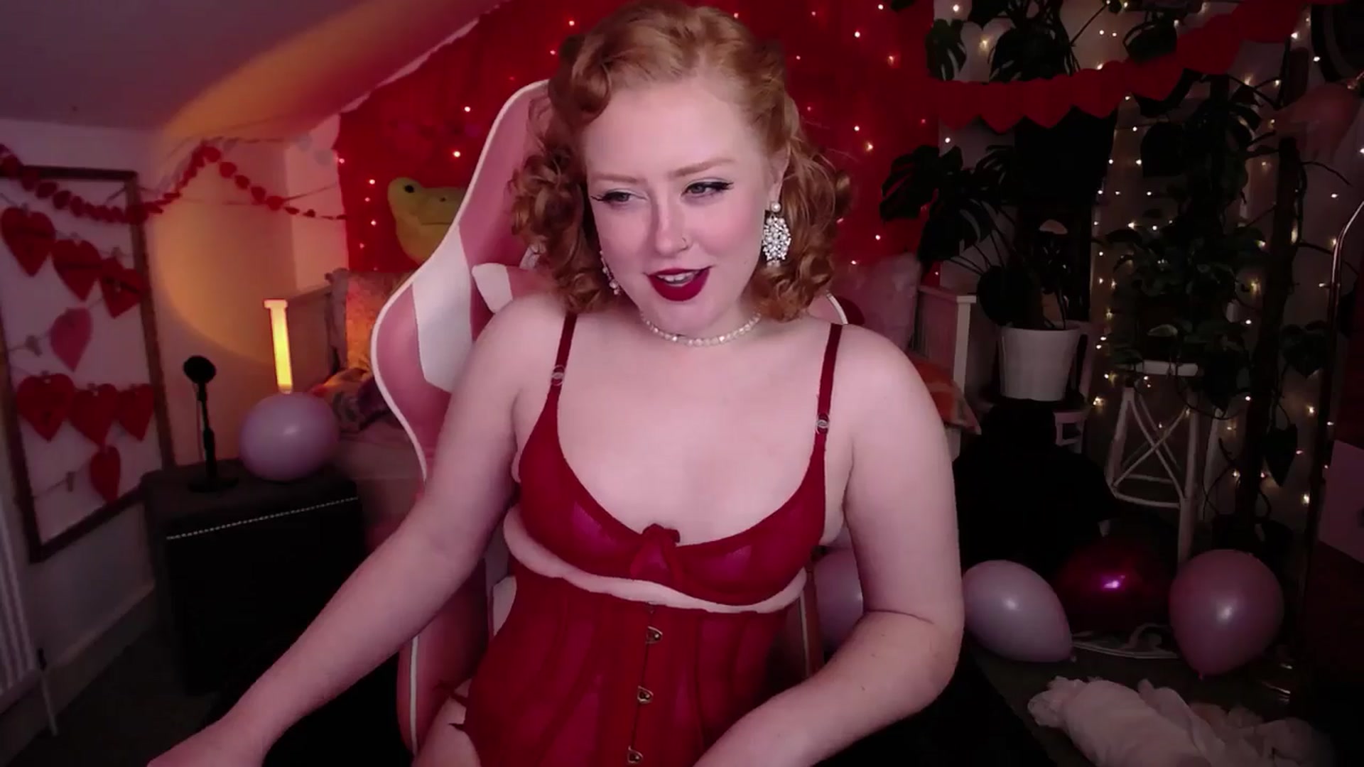 Gallery image thumbnail from LunaRoux's myfreecams stream on, 02/15/2025, 01:06 image 2 of 20