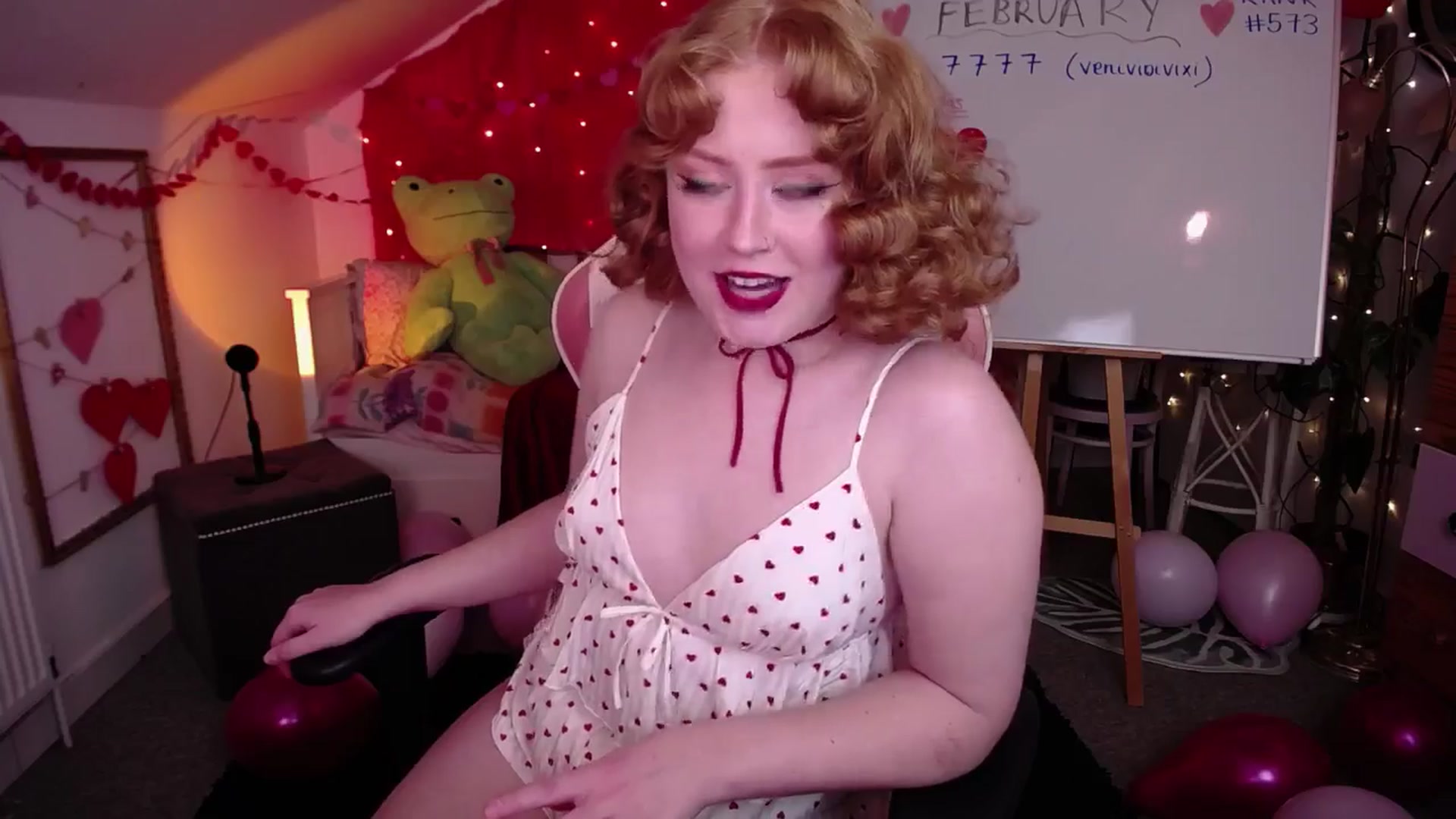 Gallery image thumbnail from LunaRoux's myfreecams stream on, 02/19/2025, 01:14 image 10 of 20