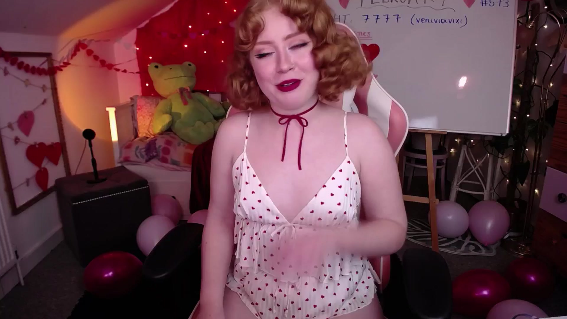 Gallery image thumbnail from LunaRoux's myfreecams stream on, 02/19/2025, 01:14 image 15 of 20