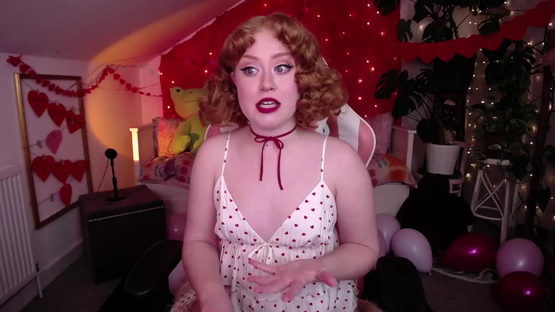 Gallery image thumbnail from LunaRoux's myfreecams stream on, 02/19/2025, 01:14 image 3 of 20