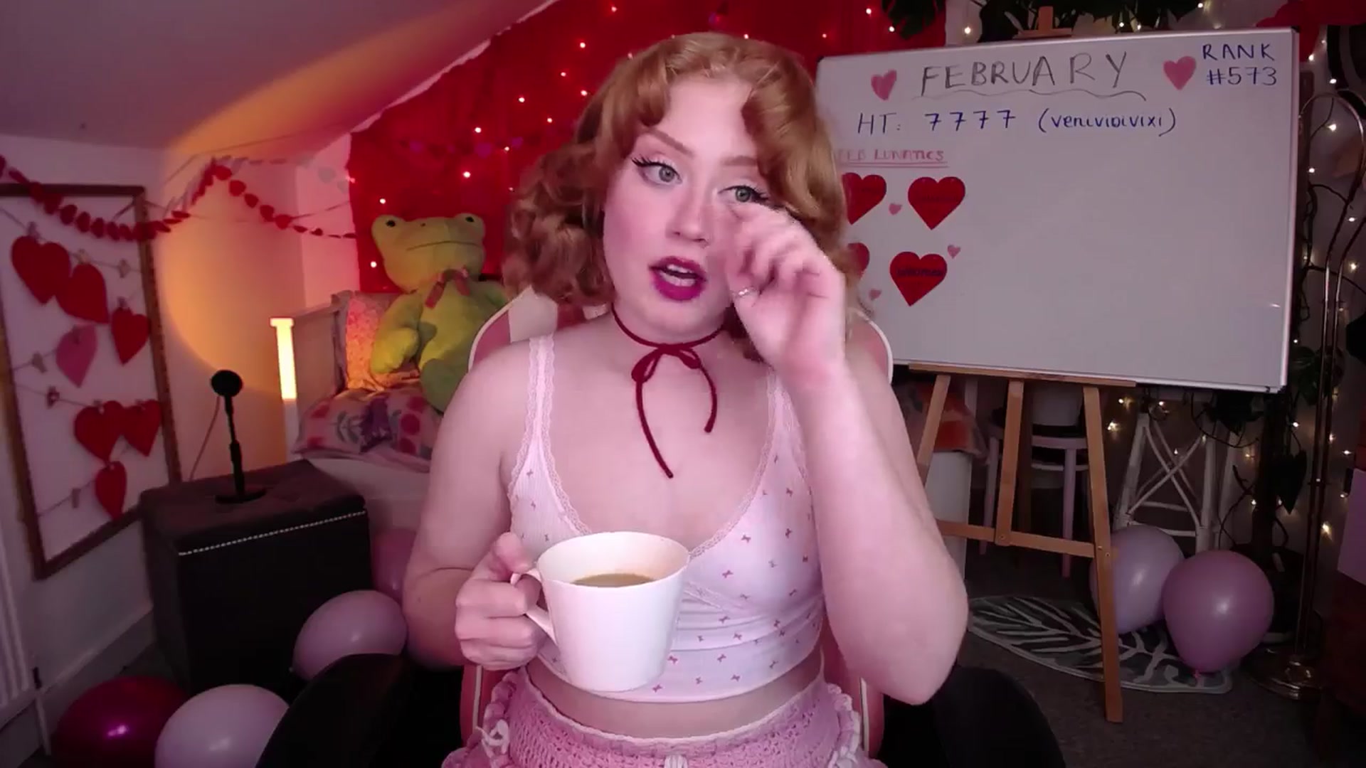 Gallery image thumbnail from LunaRoux's myfreecams stream on, 02/20/2025, 21:38 image 15 of 20
