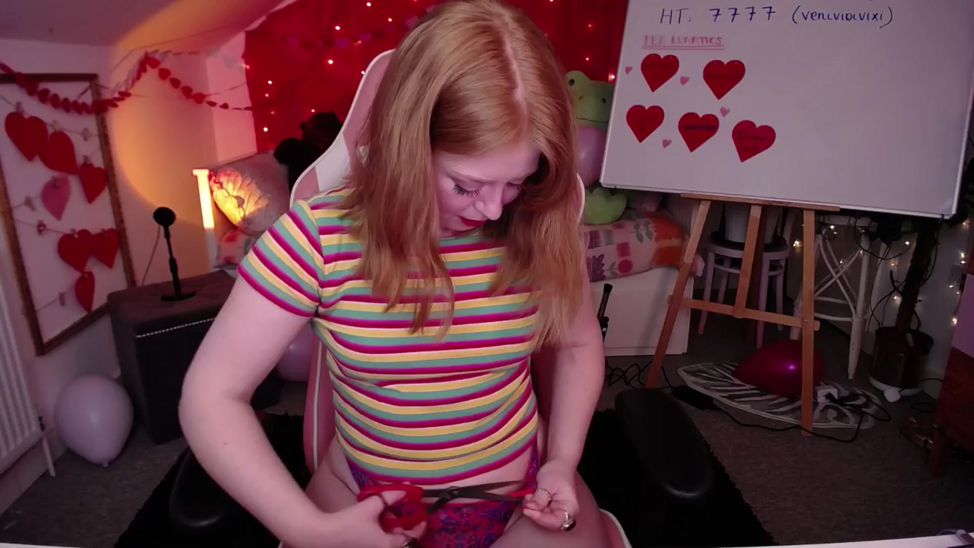 Gallery image thumbnail from LunaRoux's myfreecams stream on, 02/26/2025, 24:10 image 4 of 20
