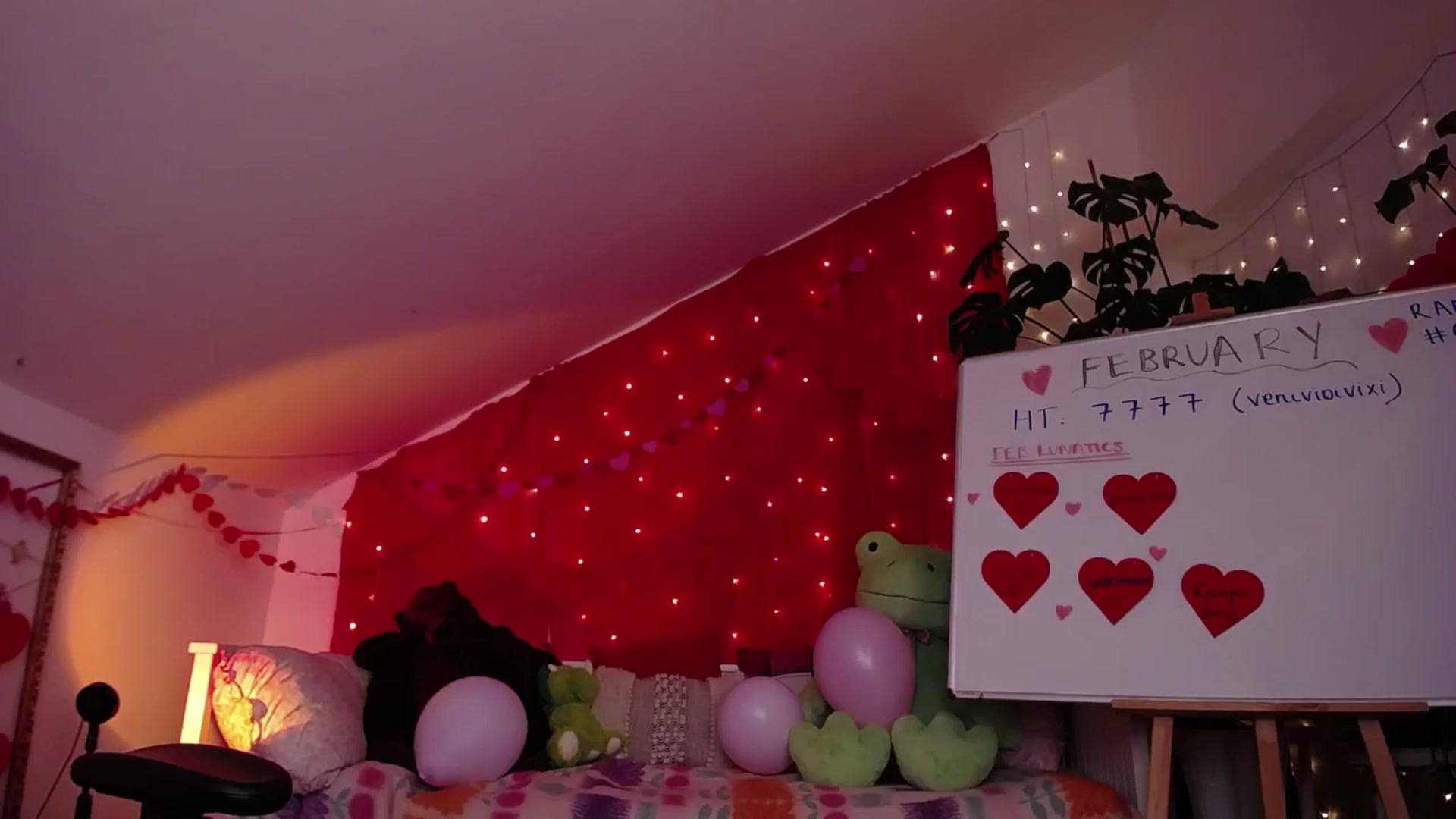 Gallery image thumbnail from LunaRoux's myfreecams stream on, 02/27/2025, 24:06 image 6 of 20