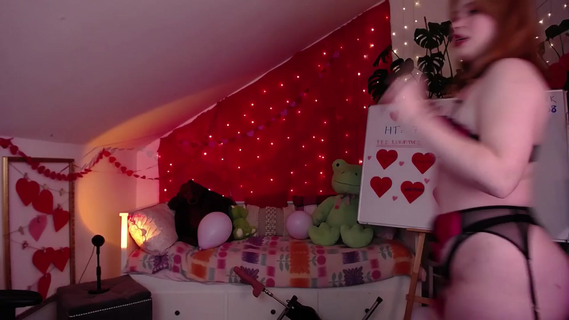 Gallery image thumbnail from LunaRoux's myfreecams stream on, 02/27/2025, 22:50 image 1 of 20