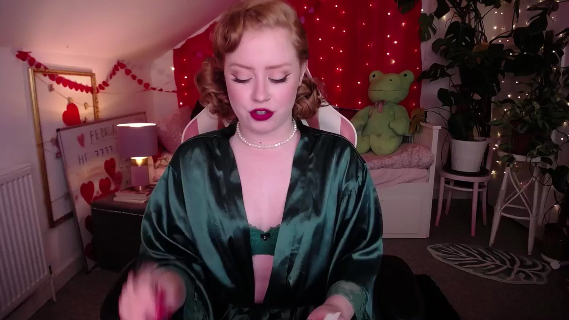 Gallery image thumbnail from LunaRoux's myfreecams stream on, 03/11/2025, 24:33 image 5 of 20