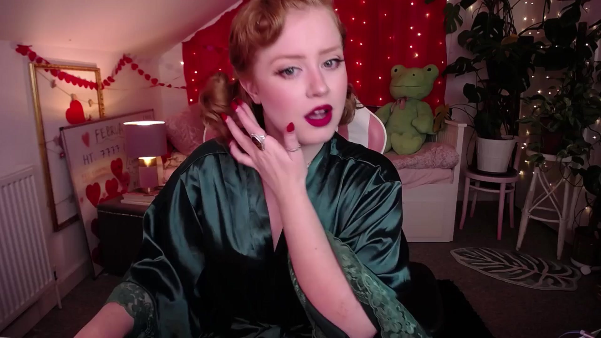 Gallery image thumbnail from LunaRoux's myfreecams stream on, 03/11/2025, 24:33 image 1 of 20