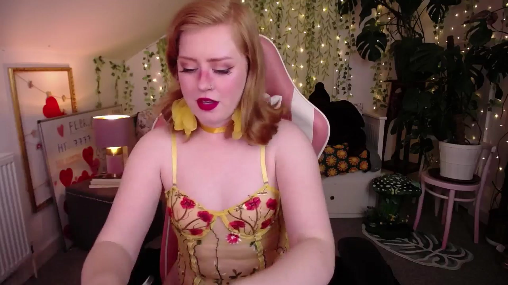 Gallery image thumbnail from LunaRoux's myfreecams stream on, 03/13/2025, 24:20 image 14 of 20