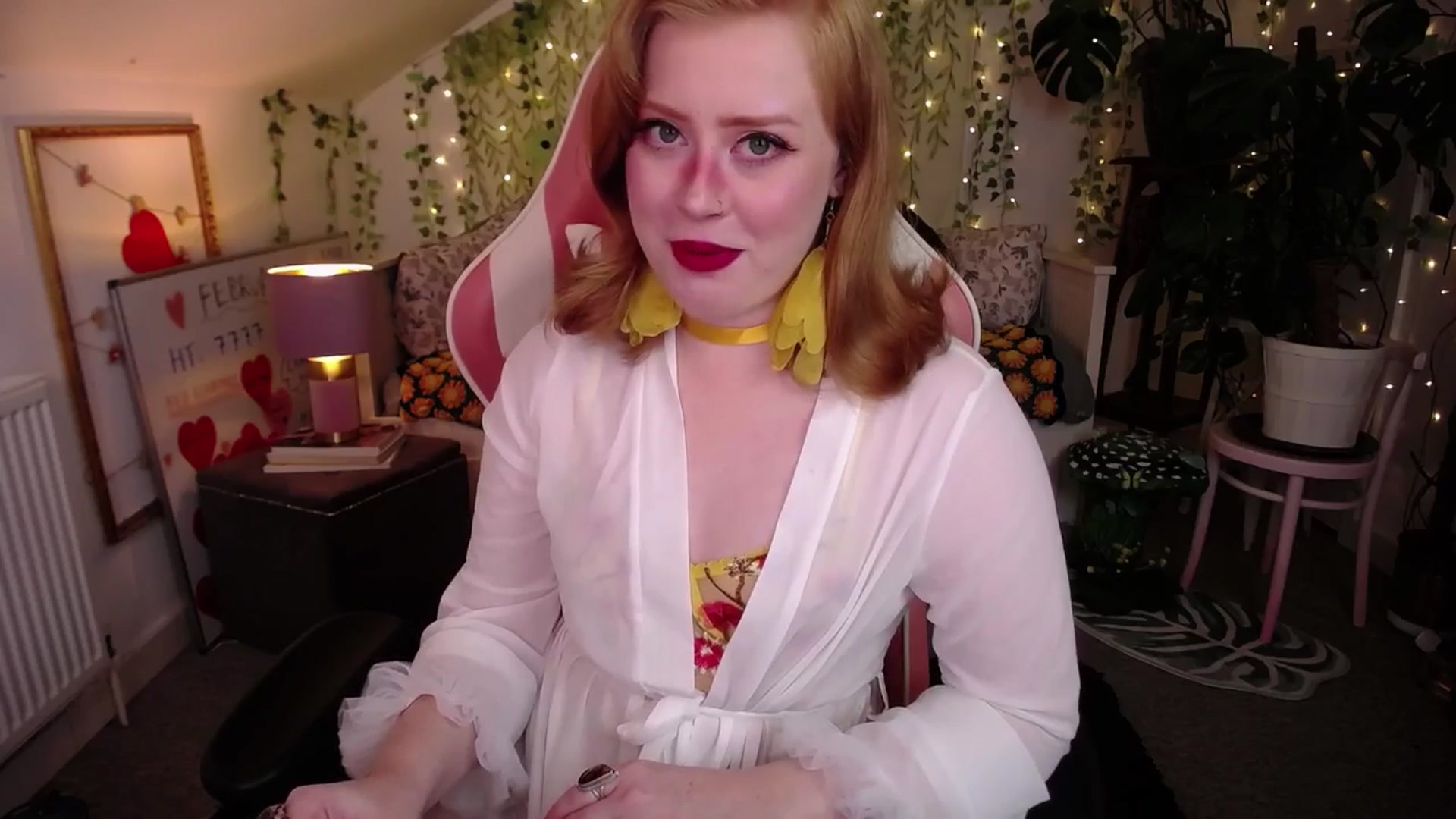Gallery image thumbnail from LunaRoux's myfreecams stream on, 03/13/2025, 24:20 image 3 of 20