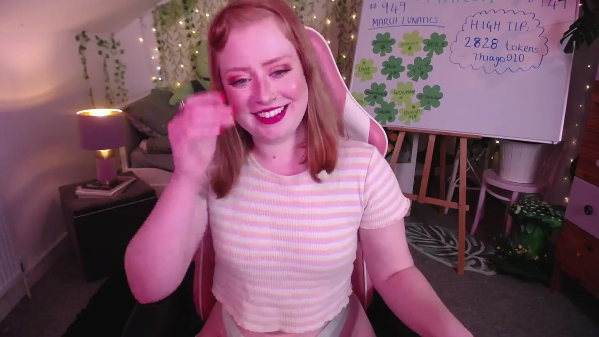 Gallery image thumbnail from LunaRoux's myfreecams stream on, 03/27/2025, 24:07 image 16 of 20