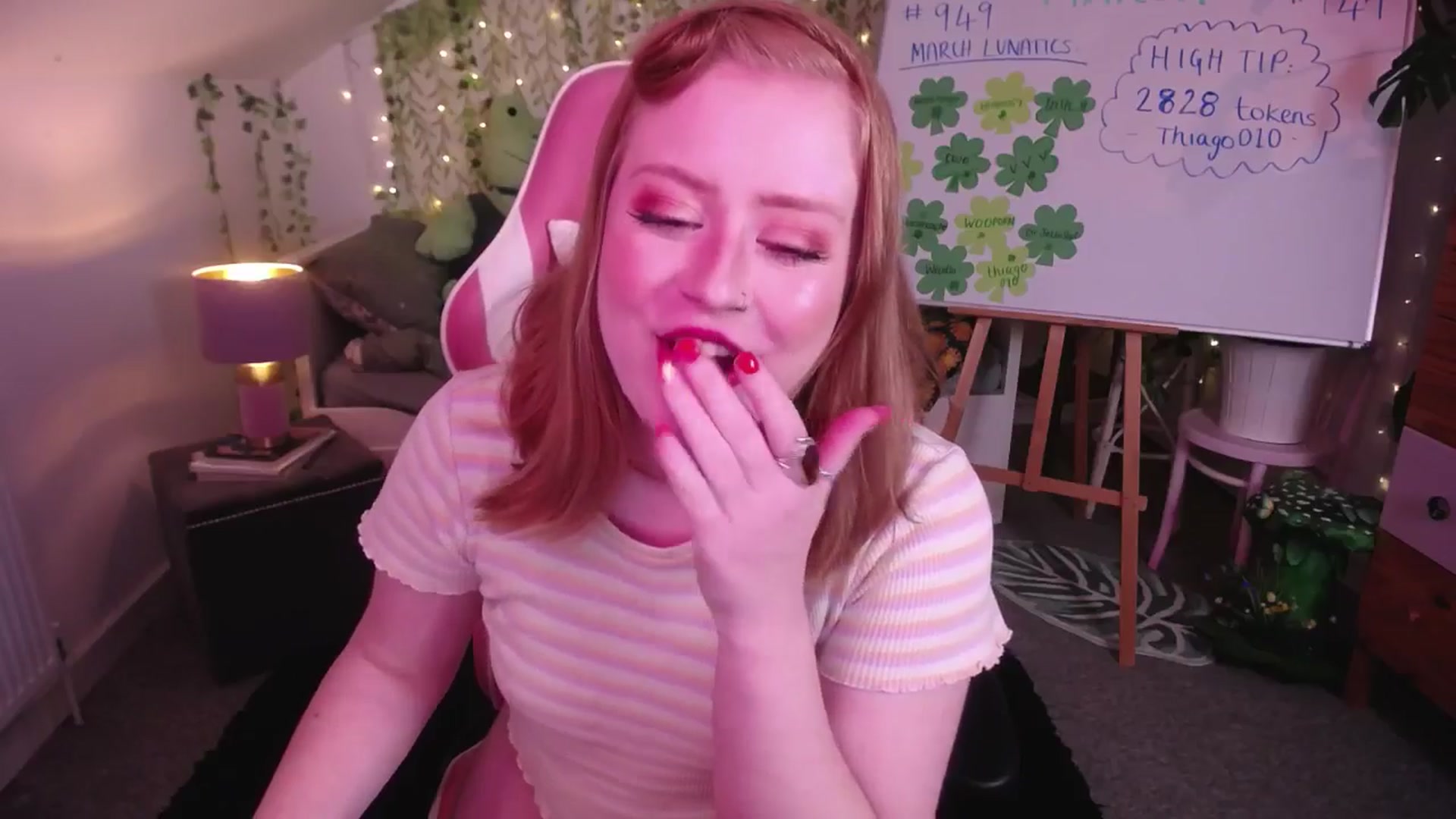 Gallery image thumbnail from LunaRoux's myfreecams stream on, 03/27/2025, 24:07 image 12 of 20