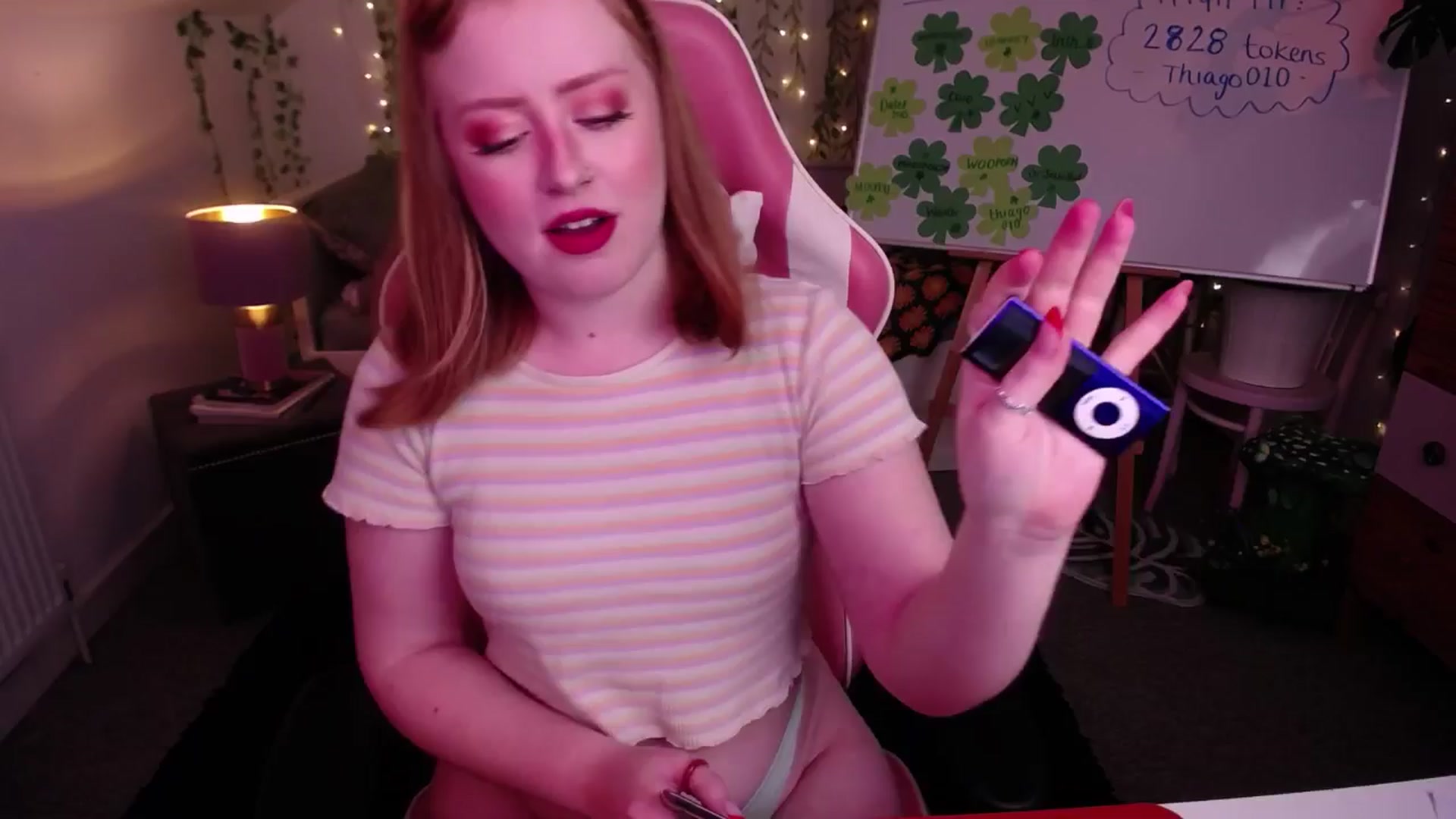 Gallery image thumbnail from LunaRoux's myfreecams stream on, 03/27/2025, 24:07 image 9 of 20
