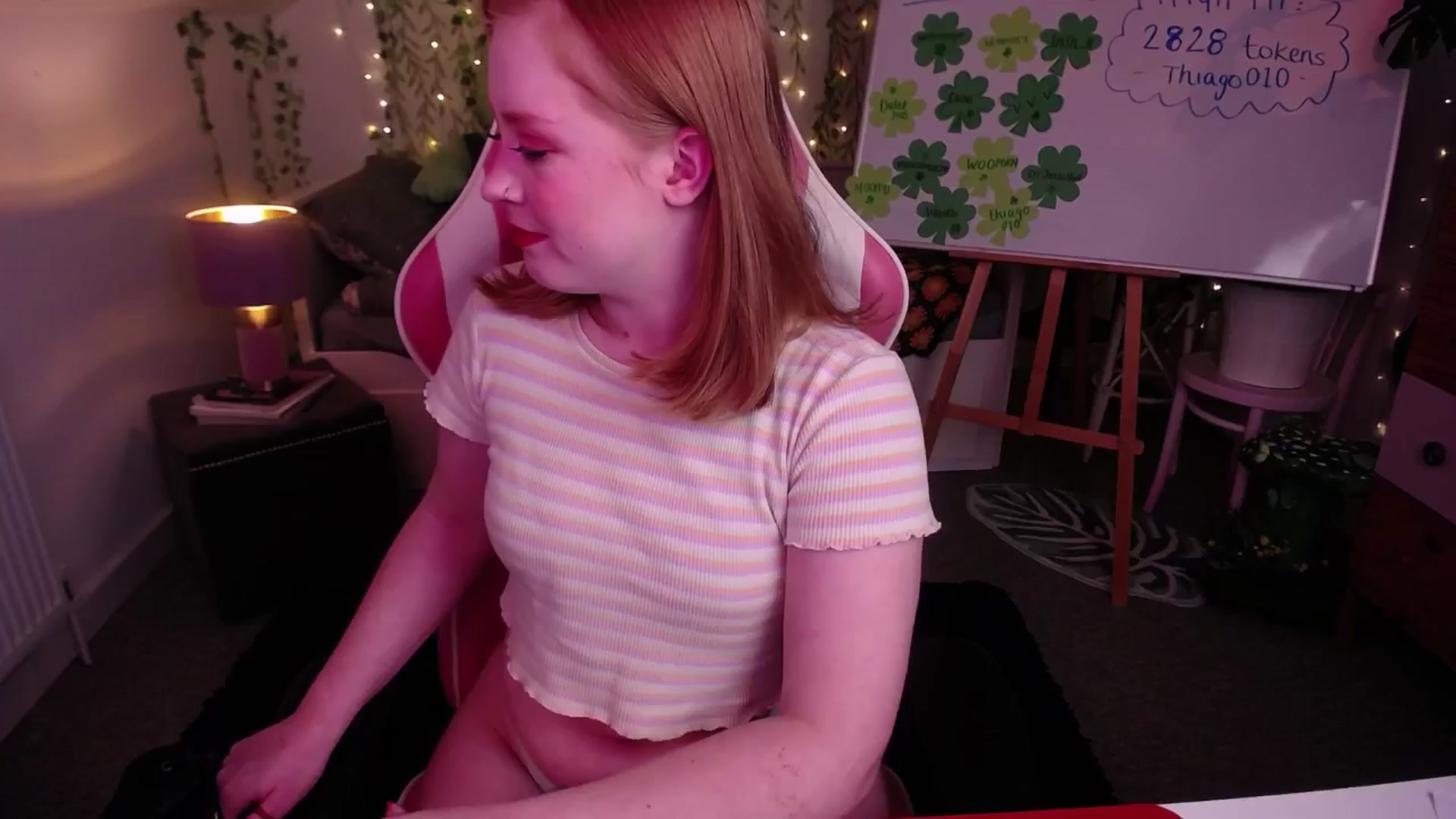 Gallery image thumbnail from LunaRoux's myfreecams stream on, 03/27/2025, 24:07 image 8 of 20