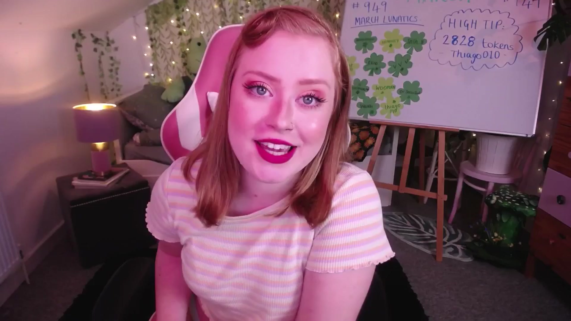 Gallery image thumbnail from LunaRoux's myfreecams stream on, 03/27/2025, 24:07 image 15 of 20