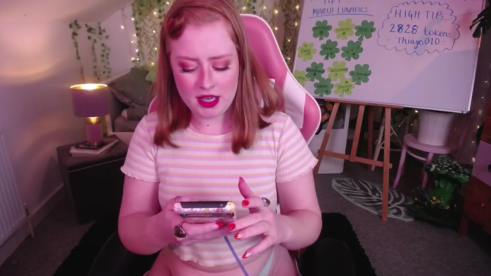 Gallery image thumbnail from LunaRoux's myfreecams stream on, 03/27/2025, 24:38 image 5 of 20