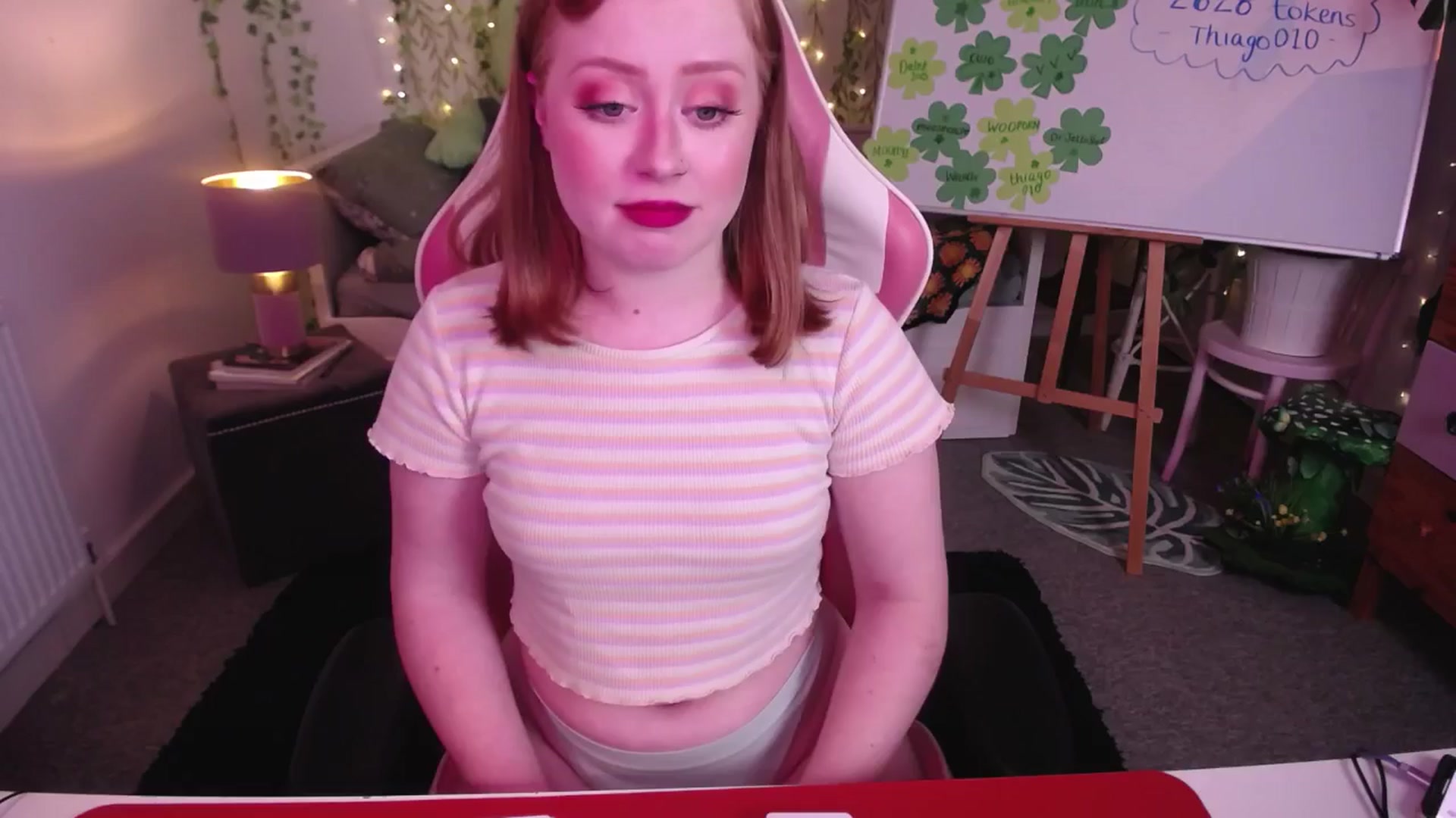 Gallery image thumbnail from LunaRoux's myfreecams stream on, 03/27/2025, 24:38 image 2 of 20