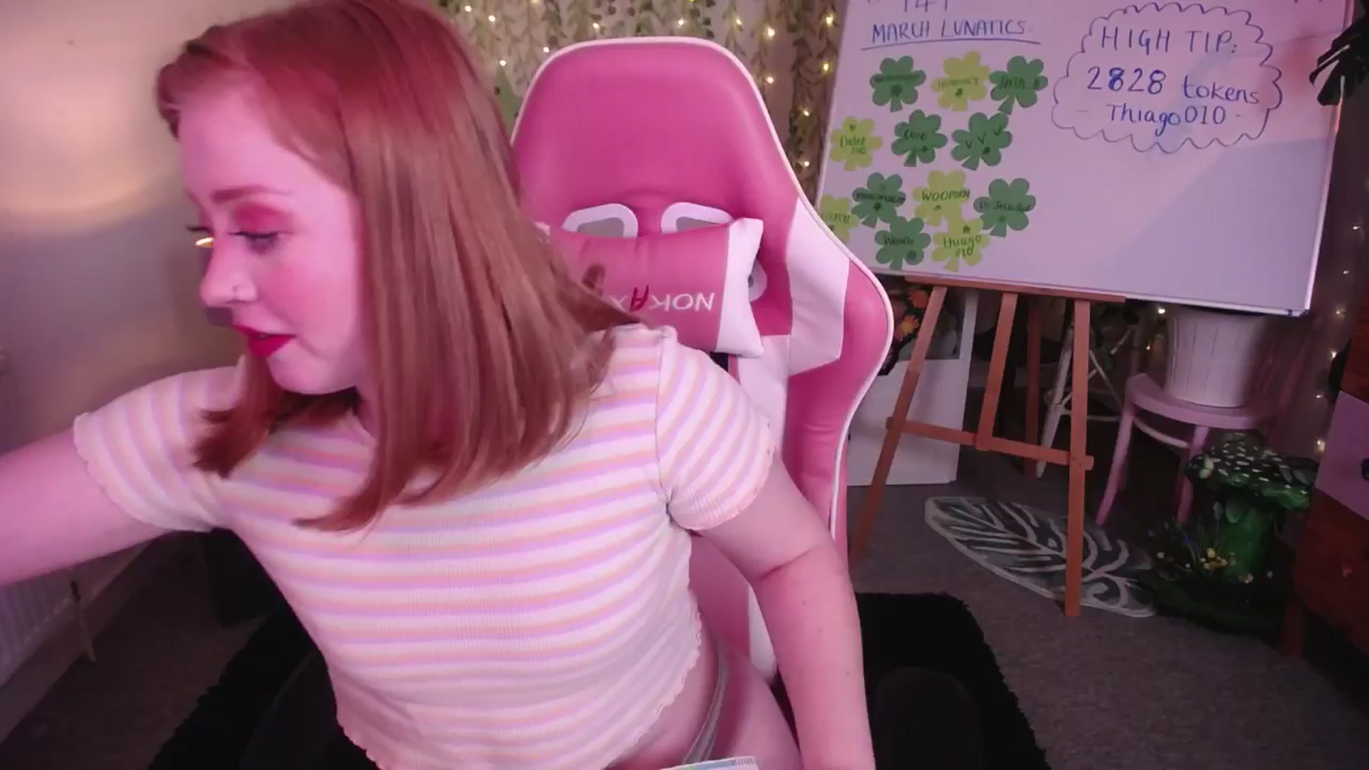 Gallery image thumbnail from LunaRoux's myfreecams stream on, 03/27/2025, 24:38 image 7 of 20