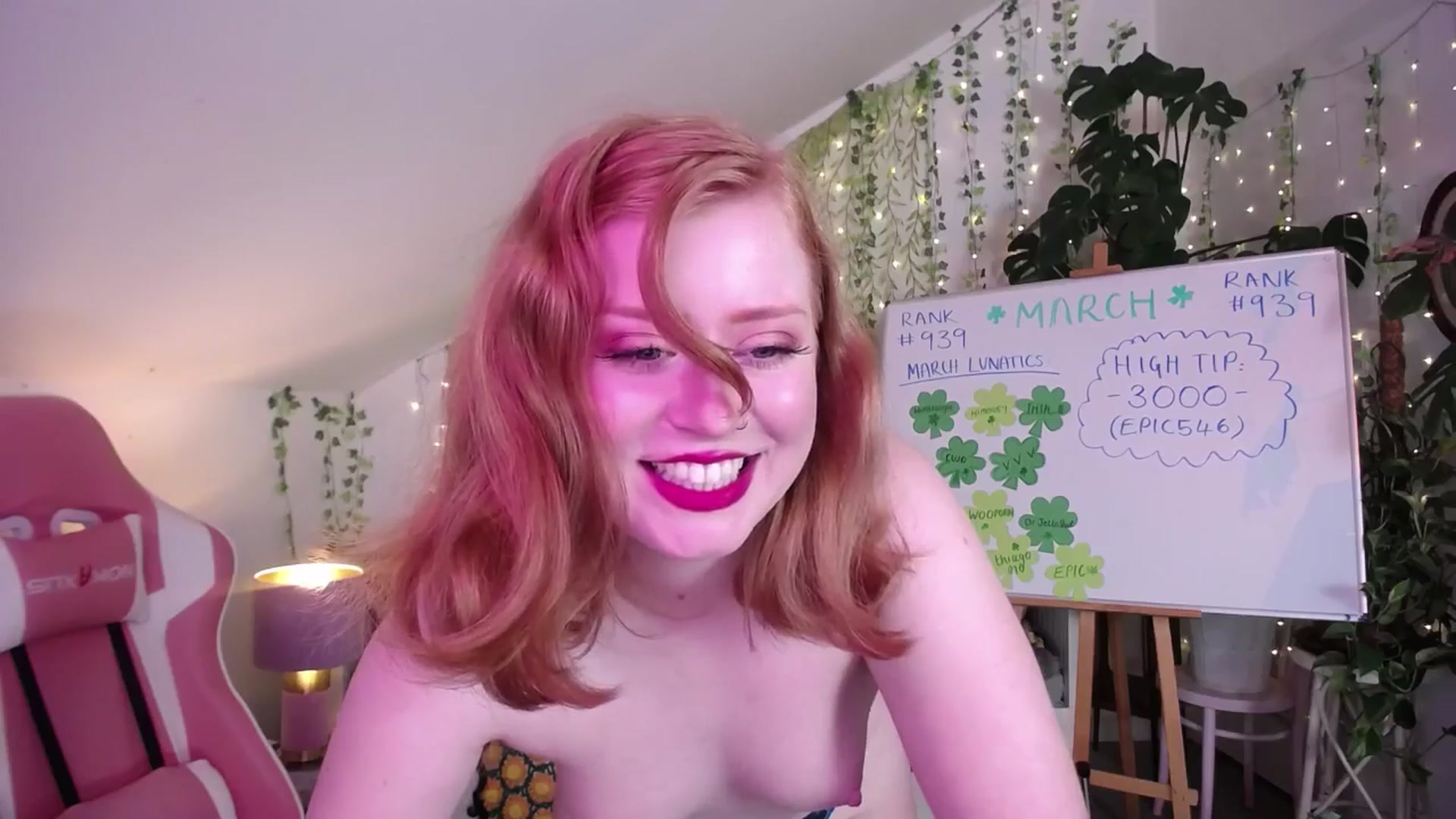 Gallery image thumbnail from LunaRoux's myfreecams stream on, 03/31/2025, 22:39 image 17 of 20
