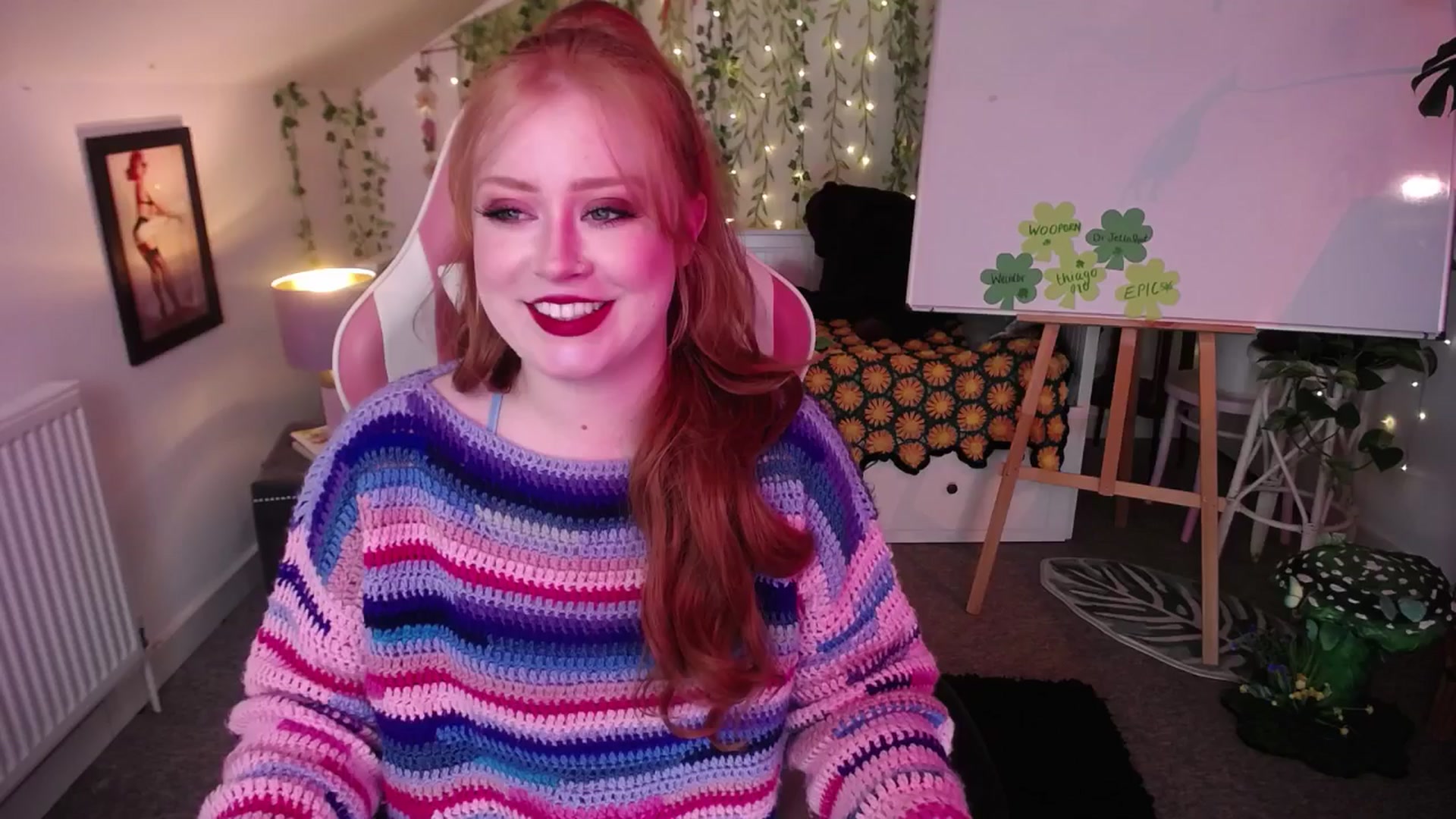 Gallery image thumbnail from LunaRoux's myfreecams stream on, 04/15/2025, 23:38 image 1 of 20