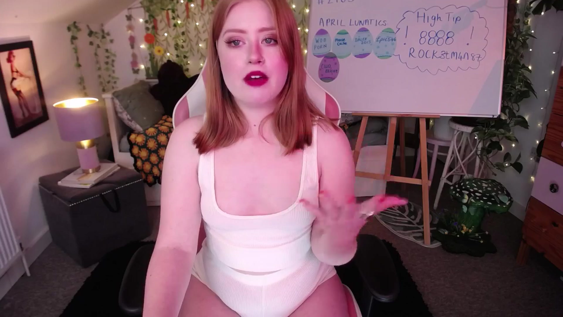 Gallery image thumbnail from LunaRoux's myfreecams stream on, 04/25/2025, 01:02 image 8 of 20