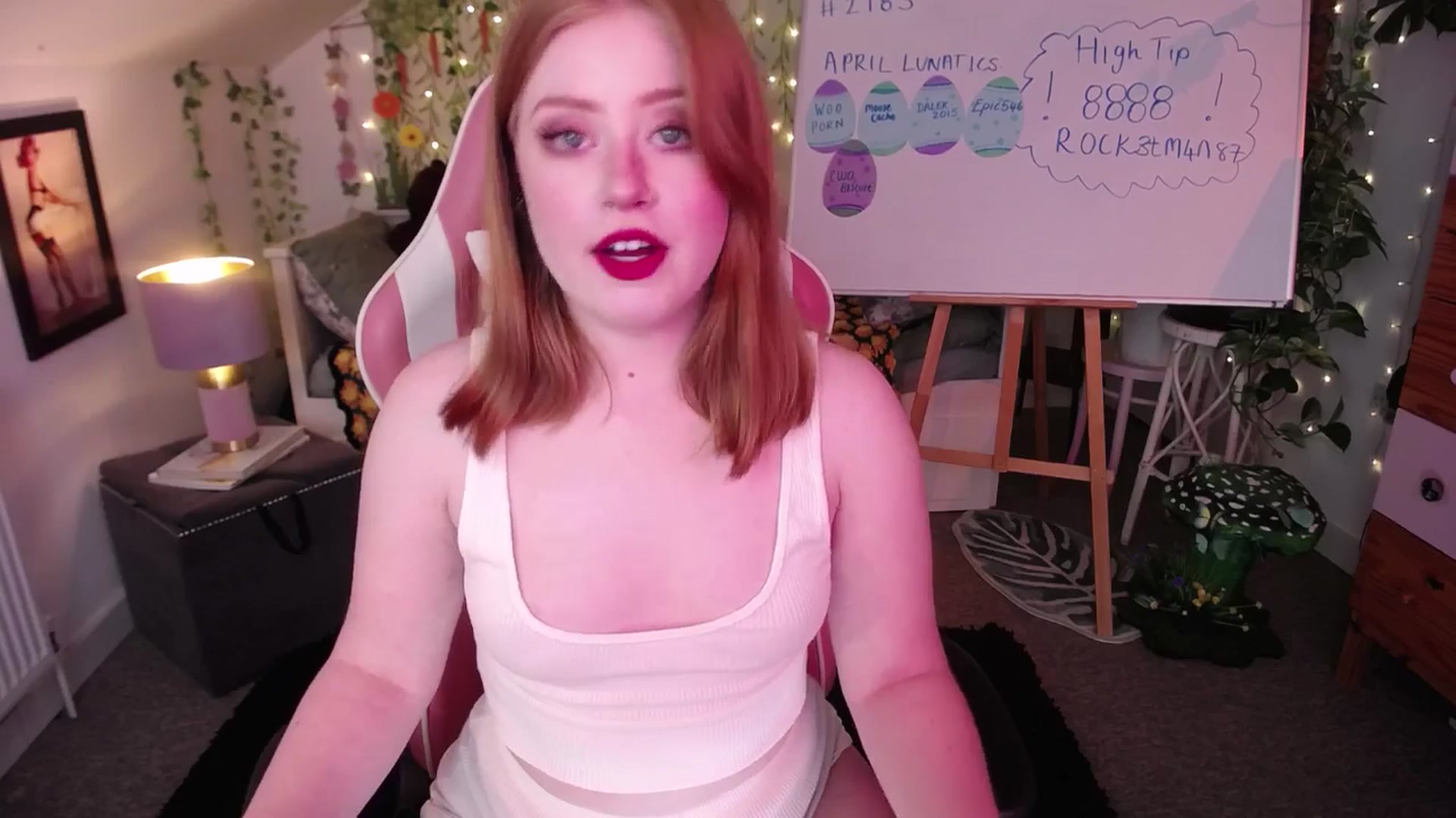 Gallery image thumbnail from LunaRoux's myfreecams stream on, 04/25/2025, 01:02 image 4 of 20