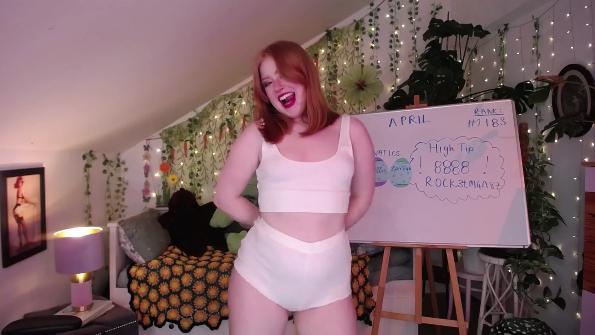Gallery image thumbnail from LunaRoux's myfreecams stream on, 04/25/2025, 01:02 image 9 of 20