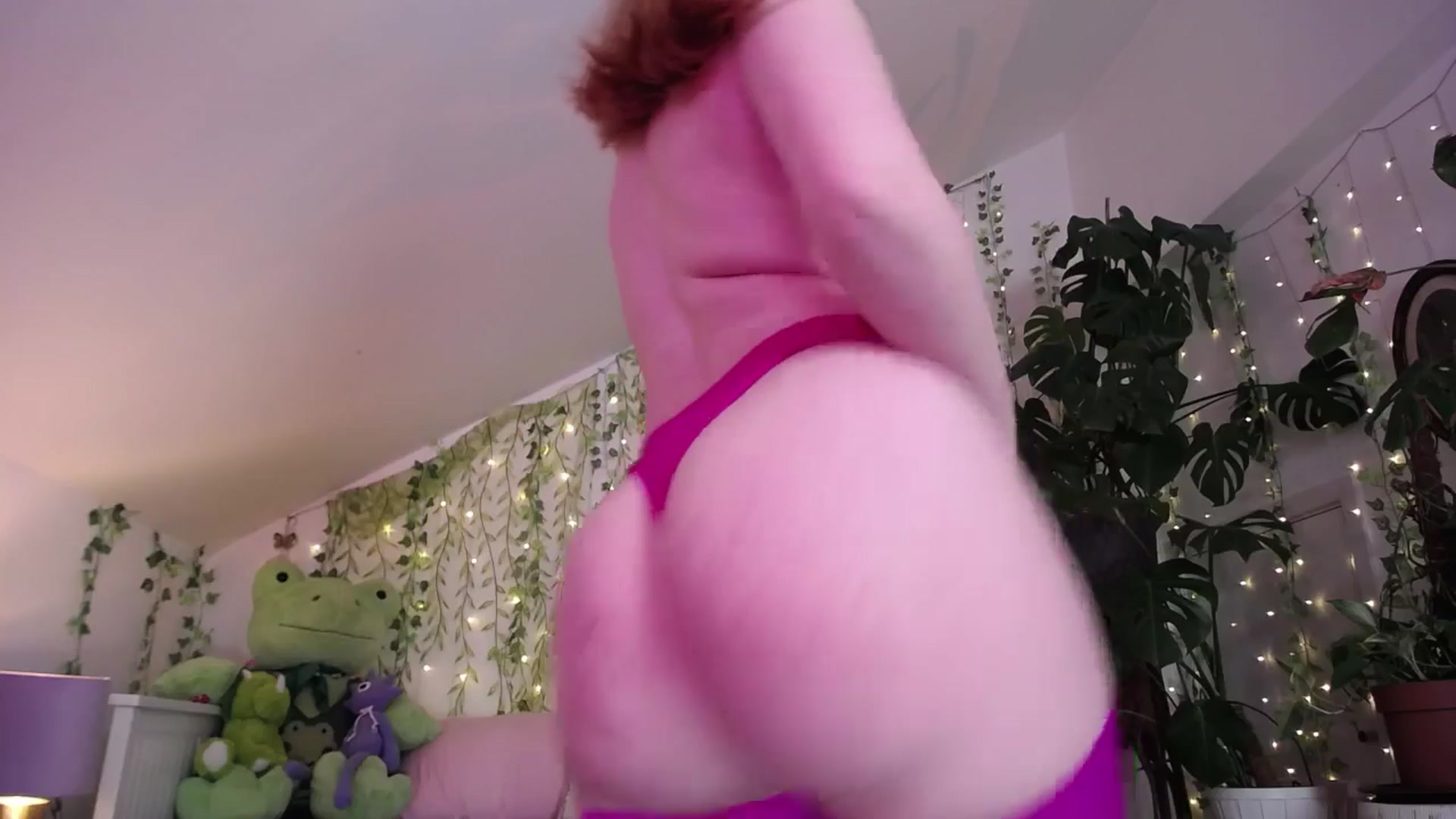 Gallery image thumbnail from LunaRoux's myfreecams stream on, 05/14/2025, 22:41 image 8 of 20