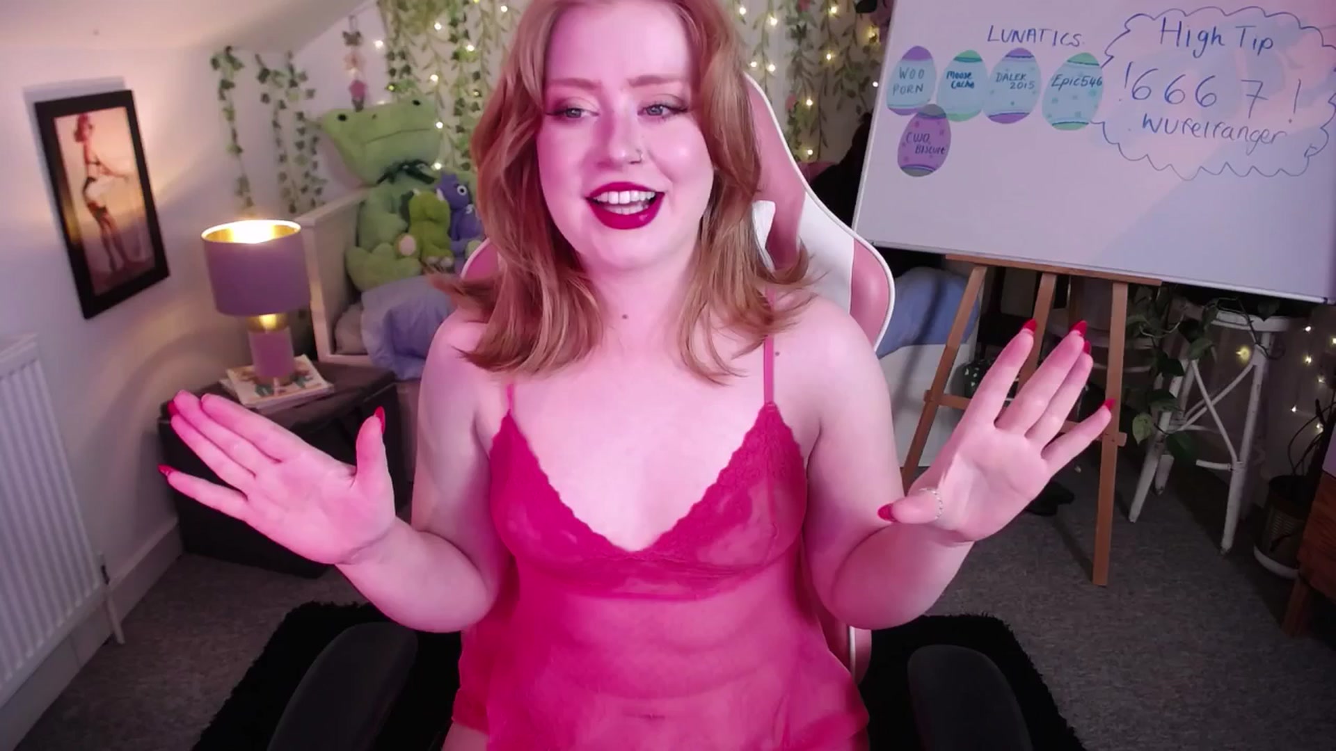 Gallery image thumbnail from LunaRoux's myfreecams stream on, 05/20/2025, 21:16 image 3 of 20