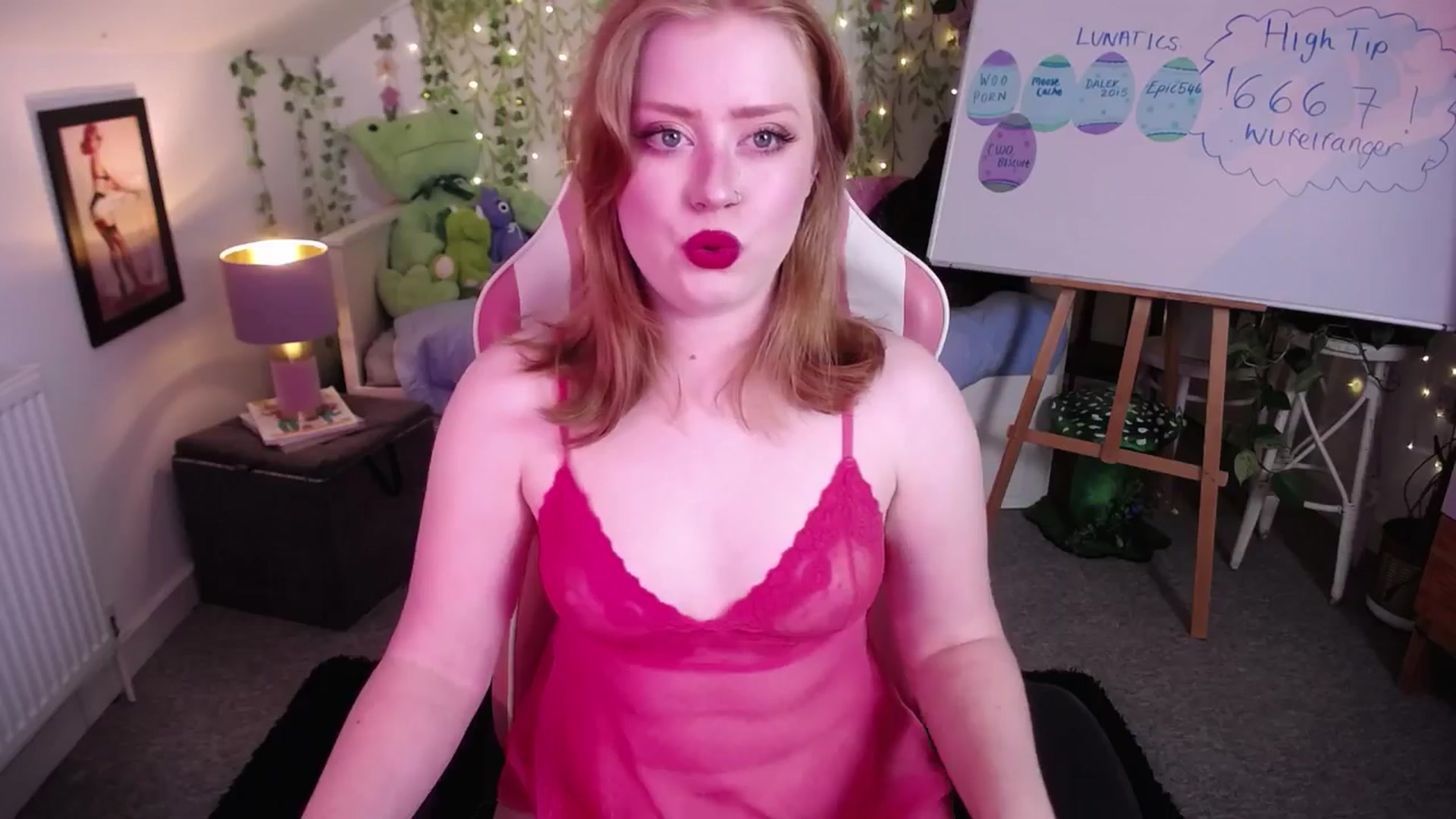 Gallery image thumbnail from LunaRoux's myfreecams stream on, 05/20/2025, 21:16 image 12 of 20