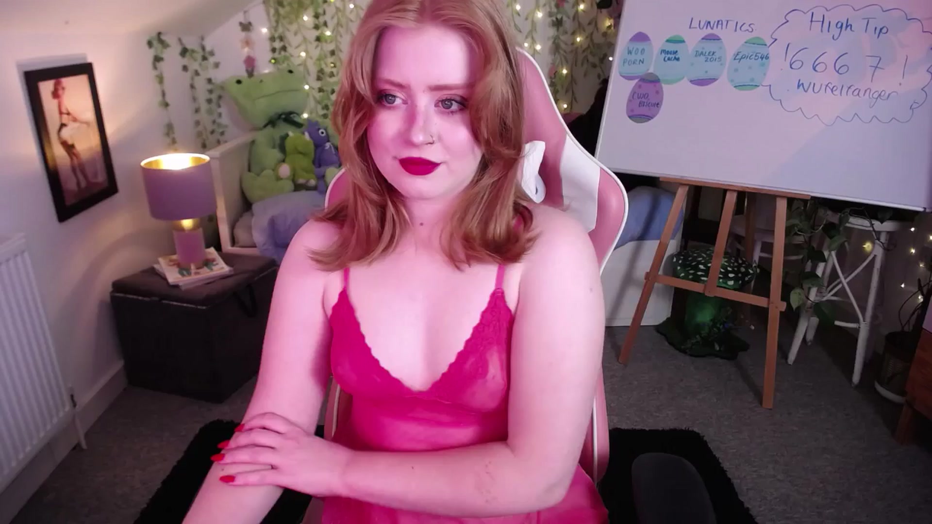 Gallery image thumbnail from LunaRoux's myfreecams stream on, 05/20/2025, 21:16 image 5 of 20