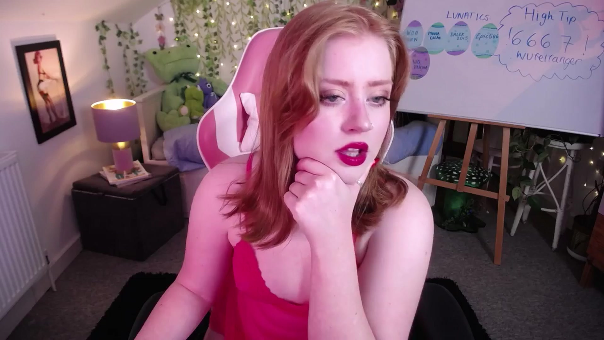 Gallery image thumbnail from LunaRoux's myfreecams stream on, 05/20/2025, 21:16 image 14 of 20