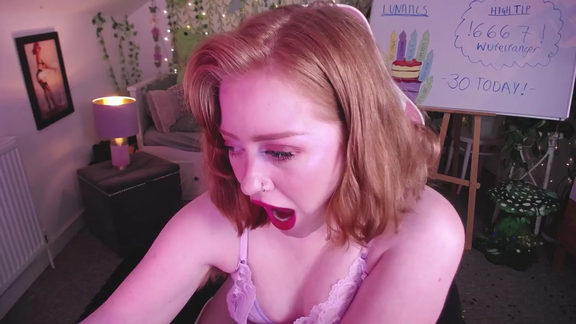 Gallery image thumbnail from LunaRoux's myfreecams stream on, 05/31/2025, 20:42 image 19 of 20