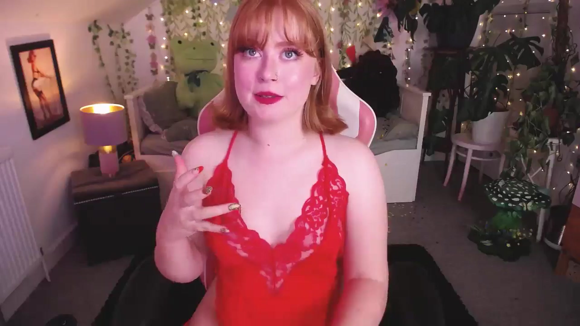 Gallery image thumbnail from LunaRoux's myfreecams stream on, 06/18/2025, 21:27 image 15 of 20