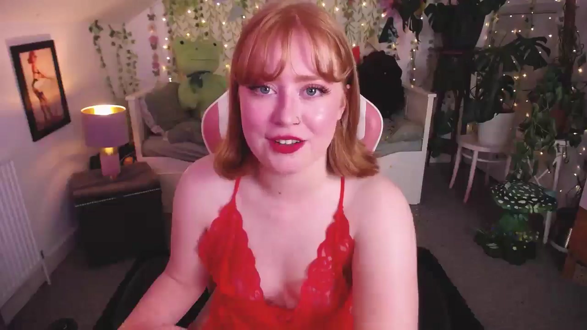 Gallery image thumbnail from LunaRoux's myfreecams stream on, 06/18/2025, 21:27 image 11 of 20