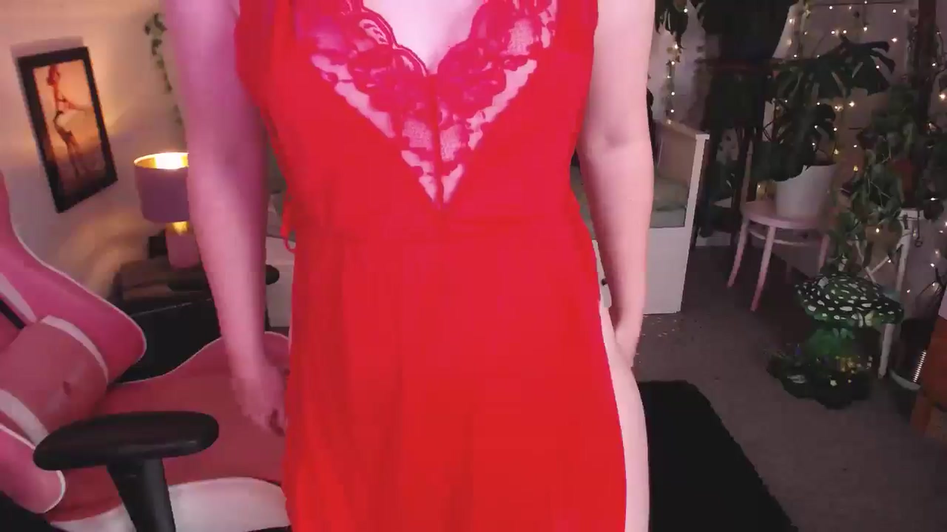 Gallery image thumbnail from LunaRoux's myfreecams stream on, 06/18/2025, 21:27 image 2 of 20