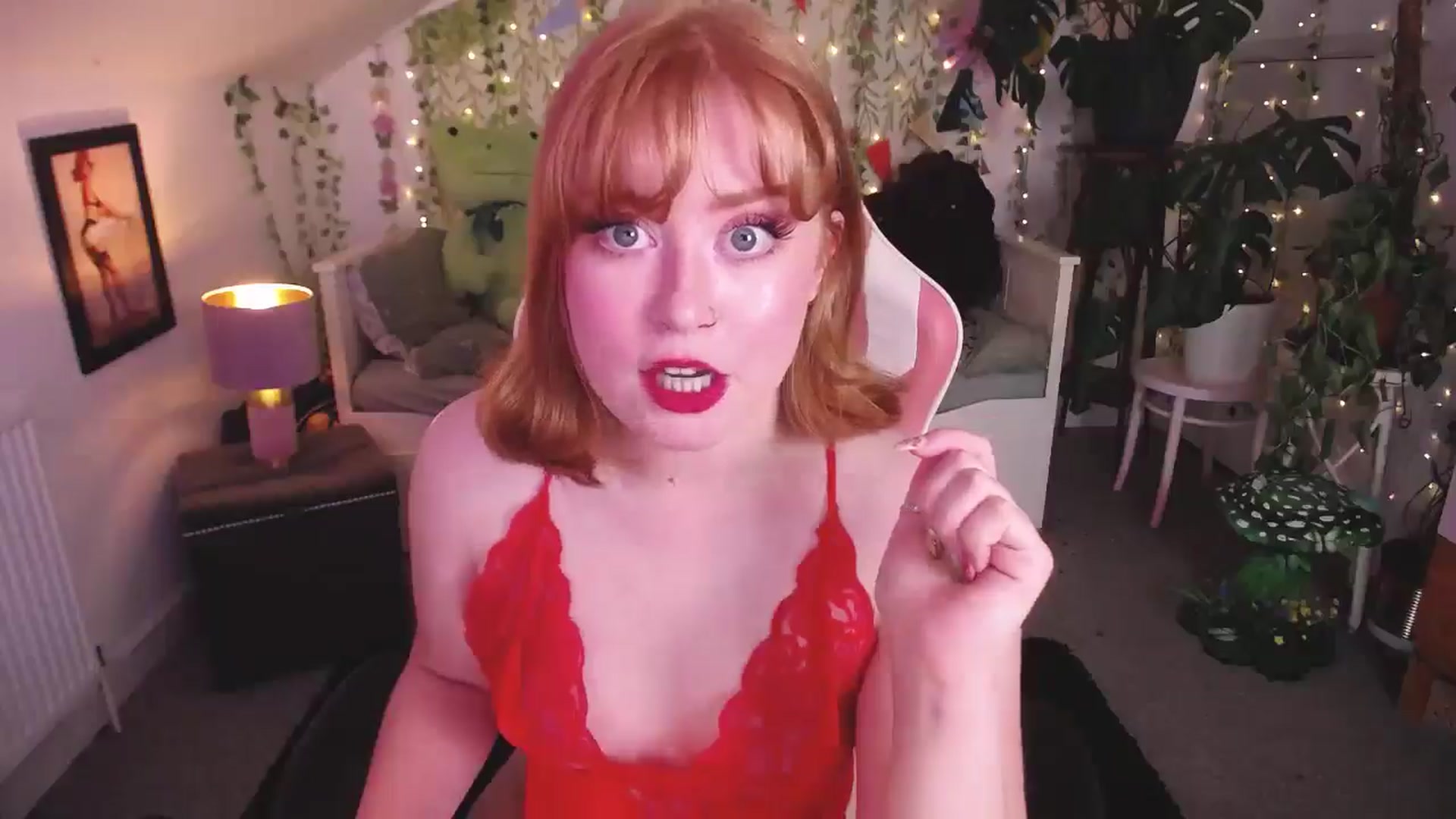 Gallery image thumbnail from LunaRoux's myfreecams stream on, 06/18/2025, 21:27 image 7 of 20