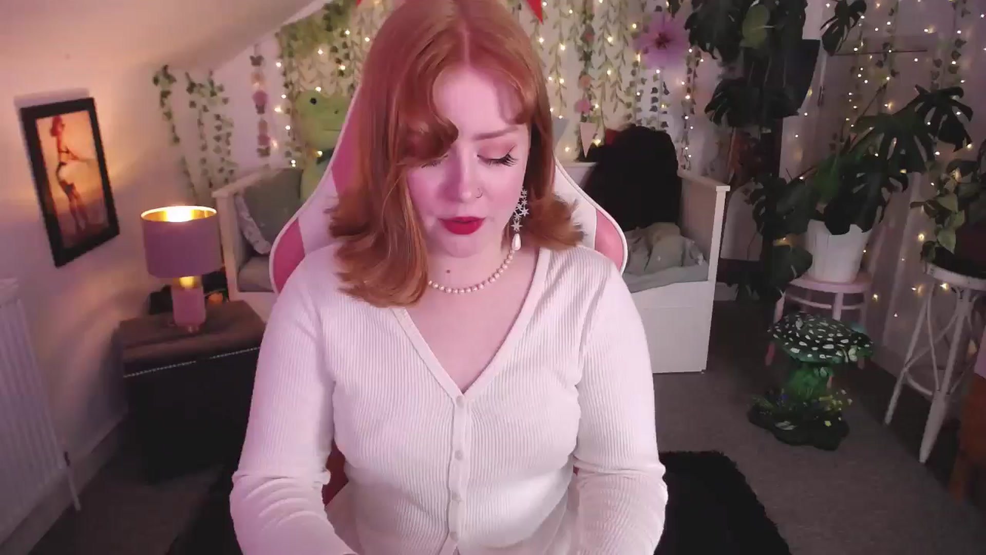 Gallery image thumbnail from LunaRoux's myfreecams stream on, 07/16/2025, 24:04 image 3 of 20