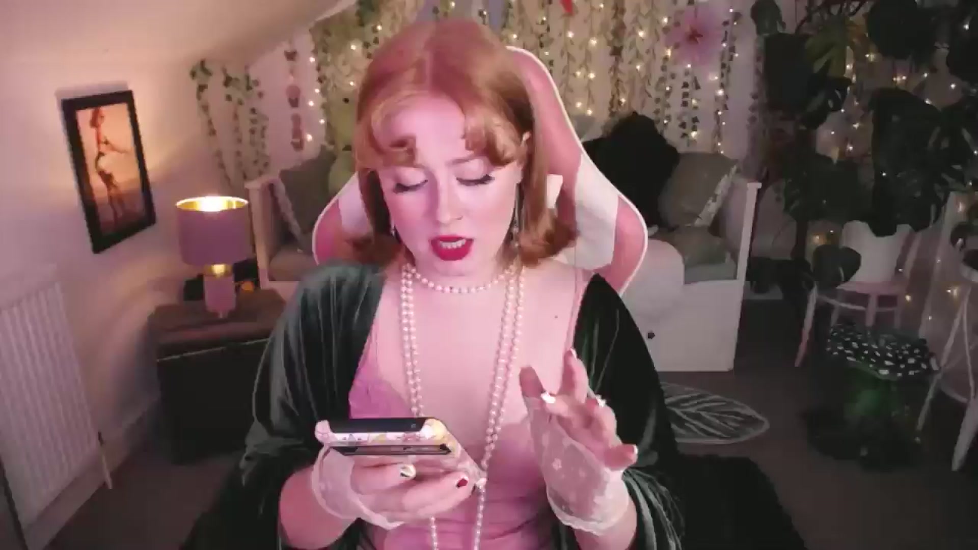 Gallery image thumbnail from LunaRoux's myfreecams stream on, 08/09/2025, 20:41 image 10 of 20