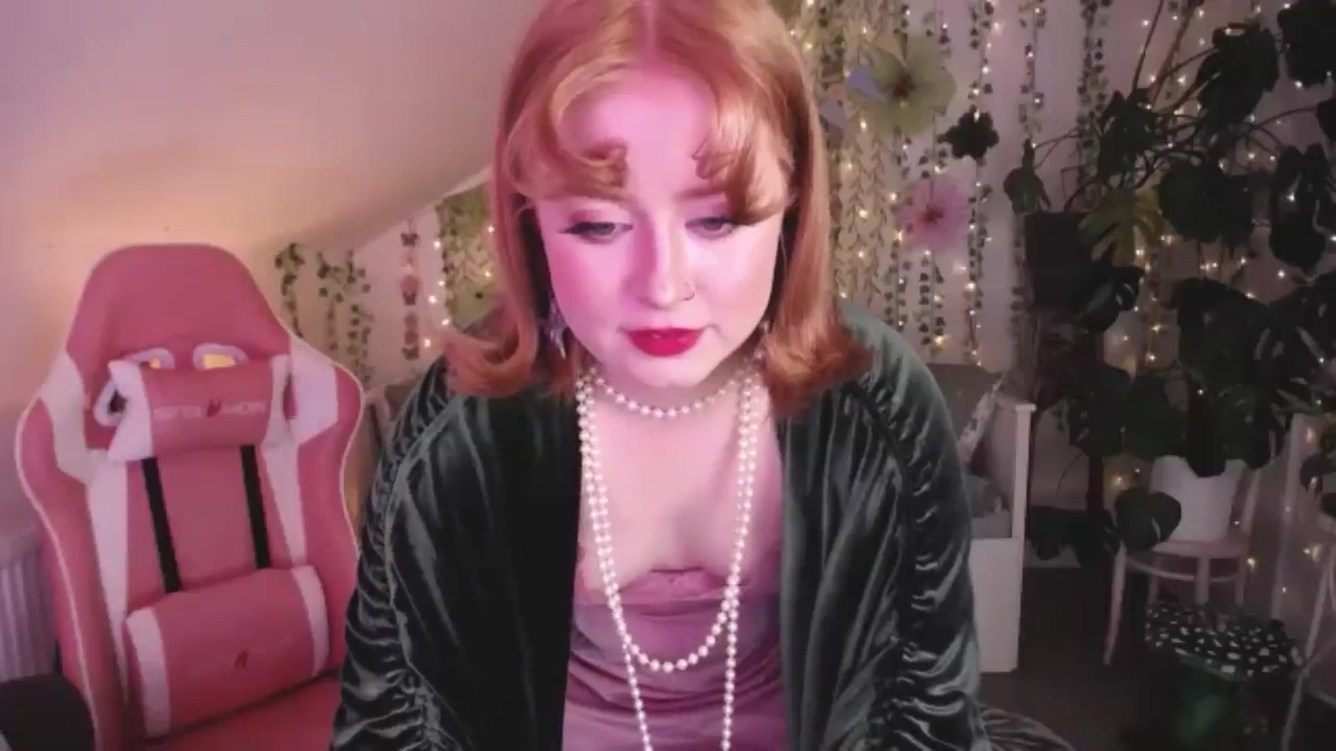 Gallery image thumbnail from LunaRoux's myfreecams stream on, 08/09/2025, 20:41 image 20 of 20