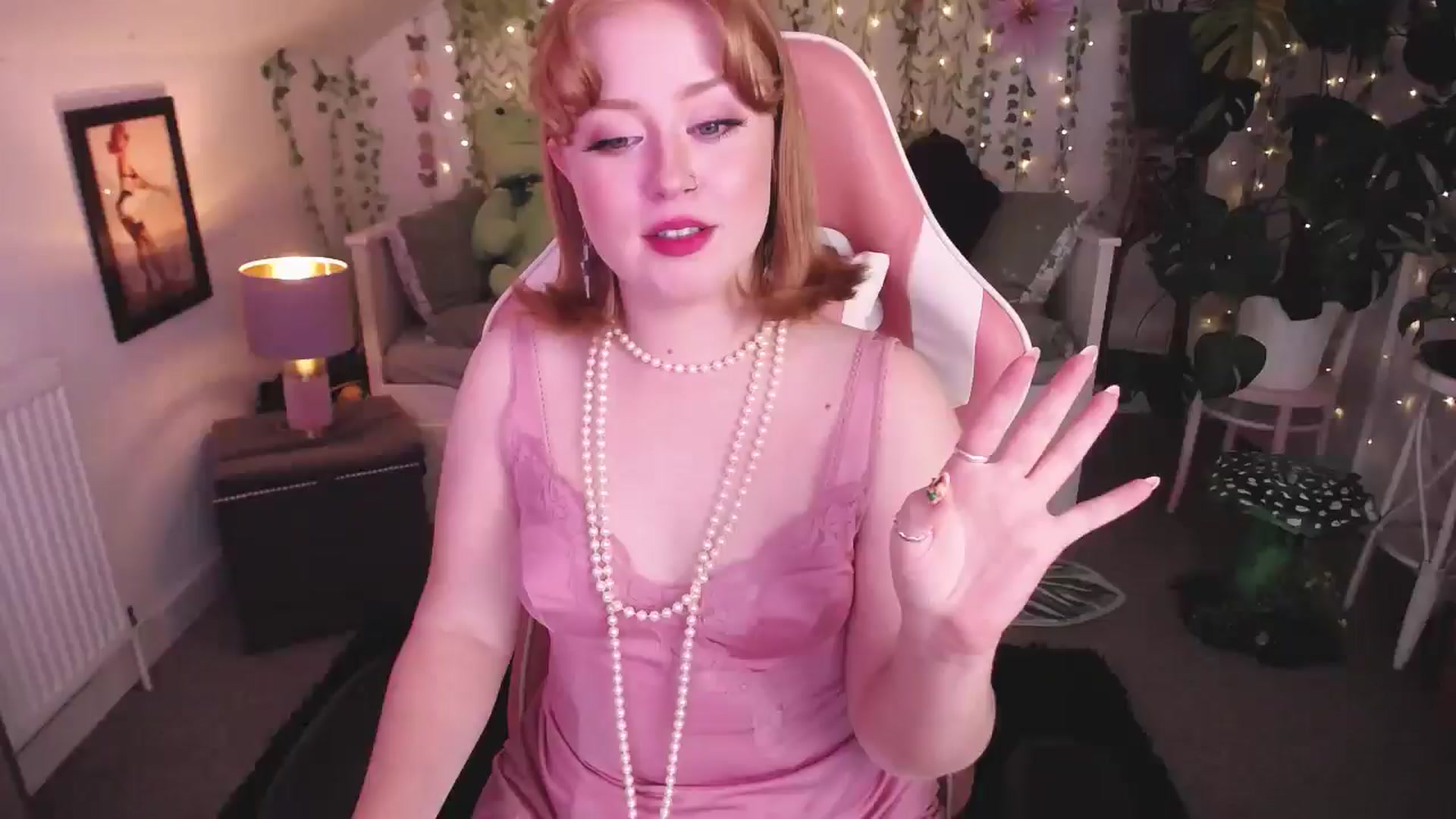 Gallery image thumbnail from LunaRoux's myfreecams stream on, 08/09/2025, 23:21 image 17 of 20